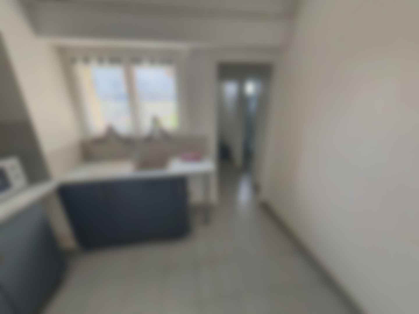 loading blurry tour image