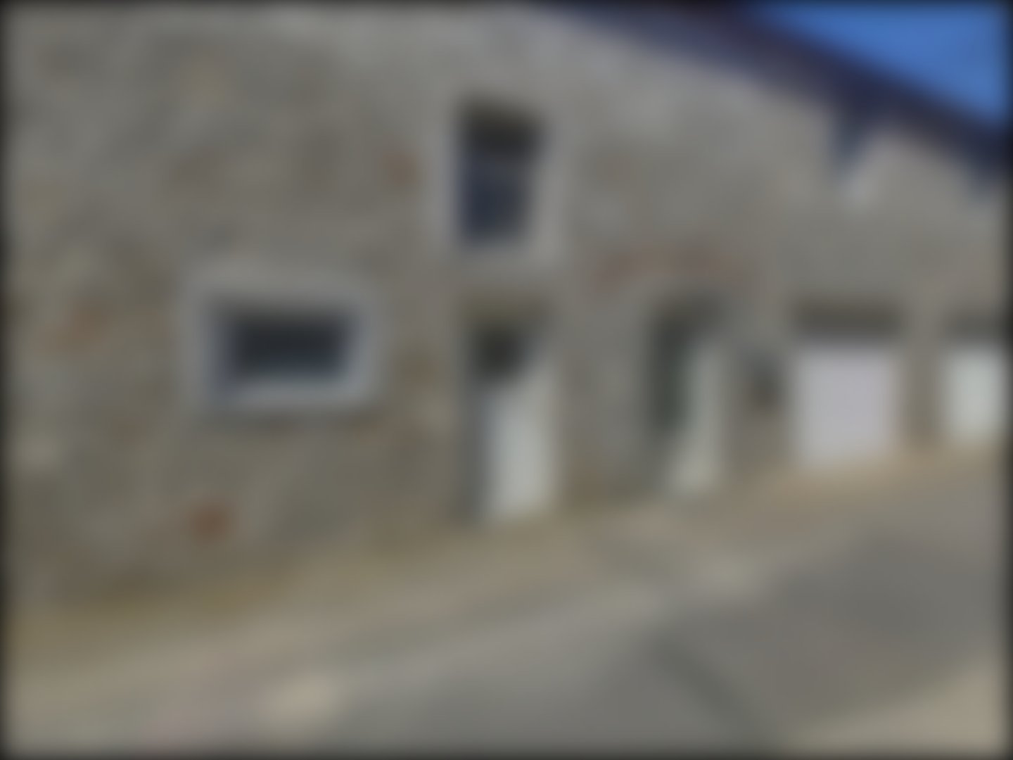 loading blurry tour image