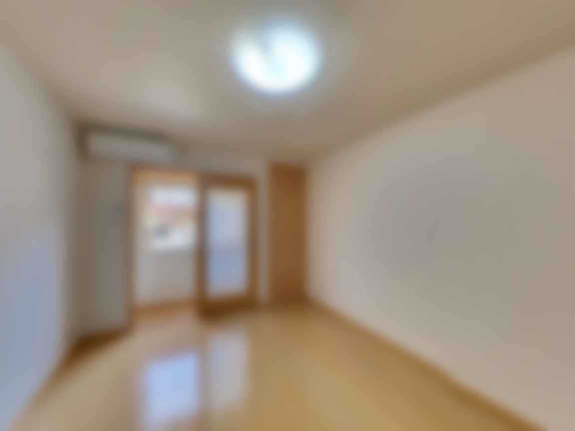 loading blurry tour image