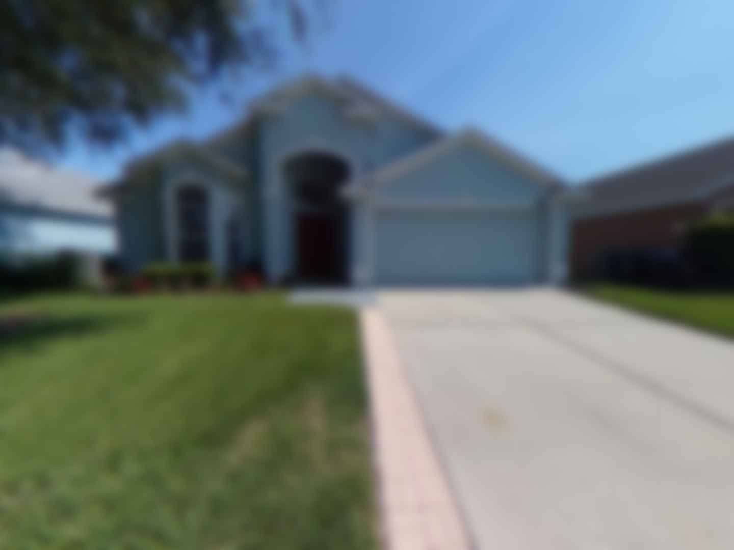 loading blurry tour image