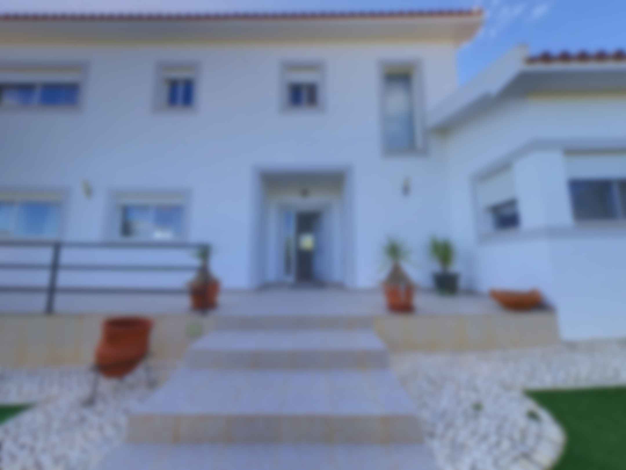 loading blurry tour image