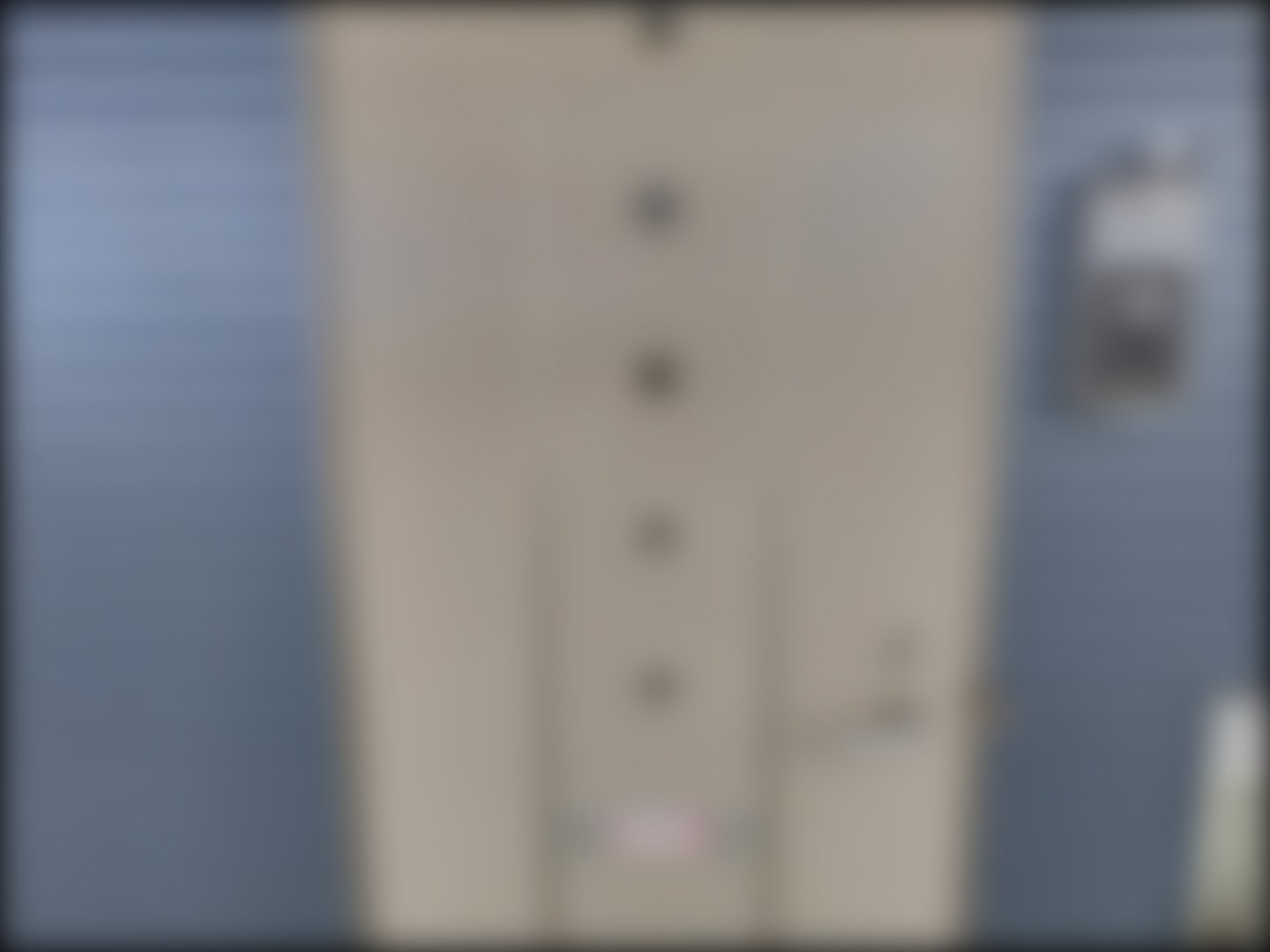 loading blurry tour image