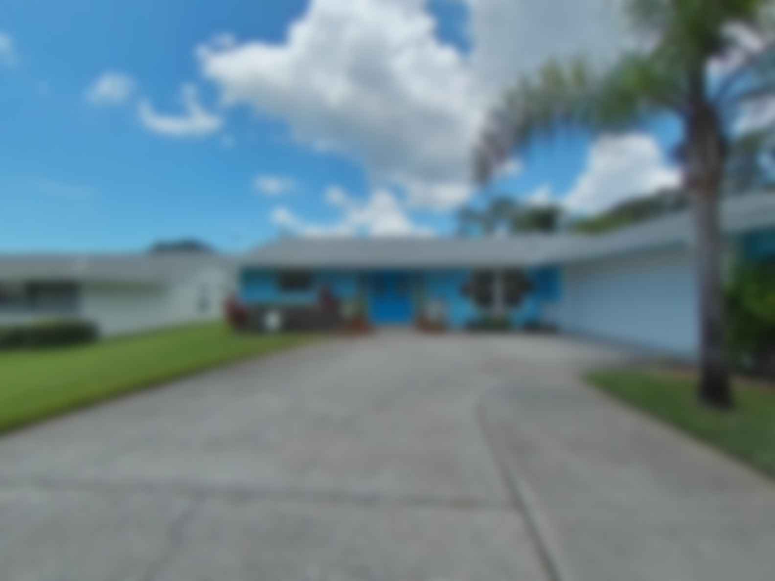 loading blurry tour image