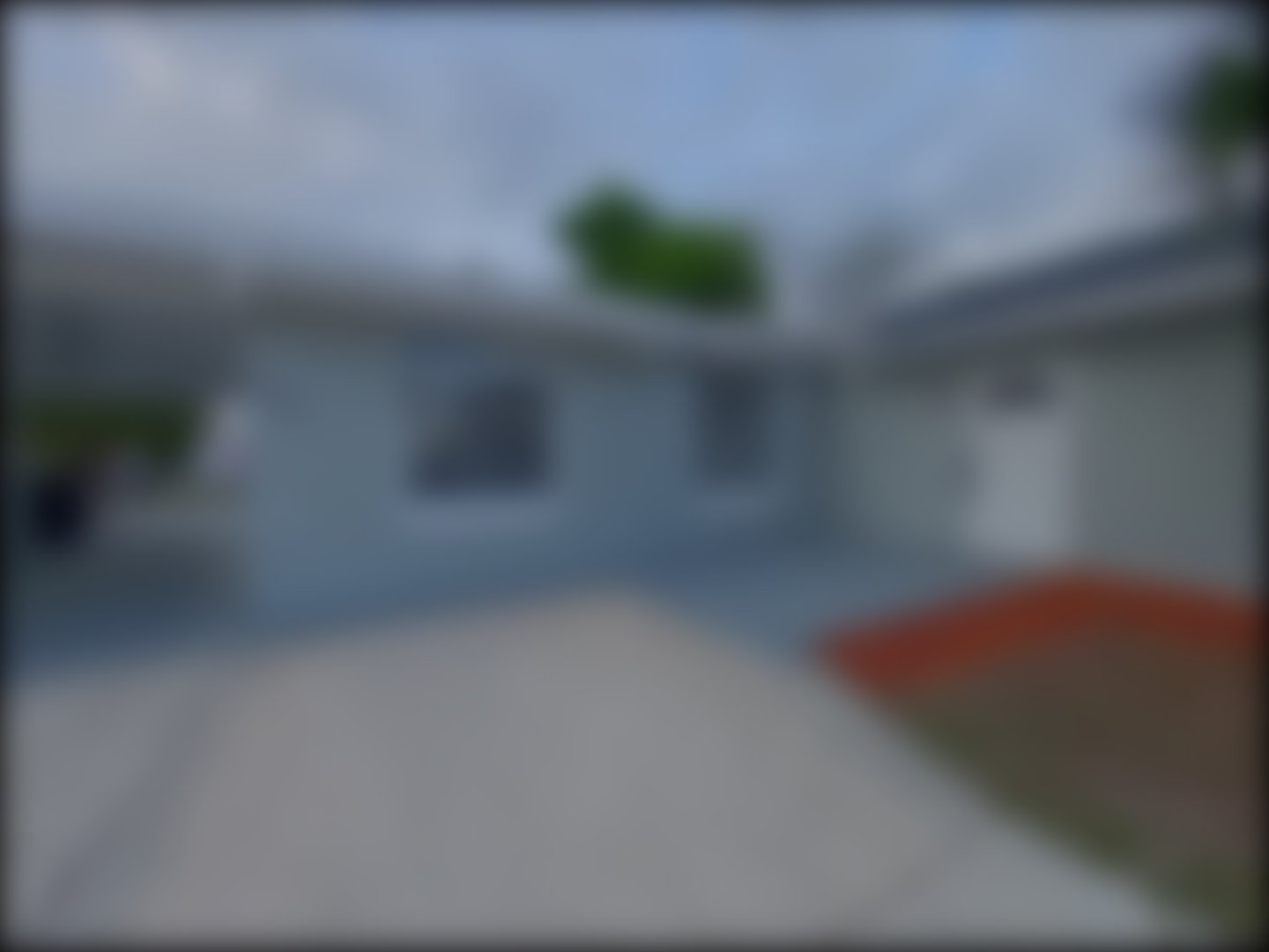 loading blurry tour image