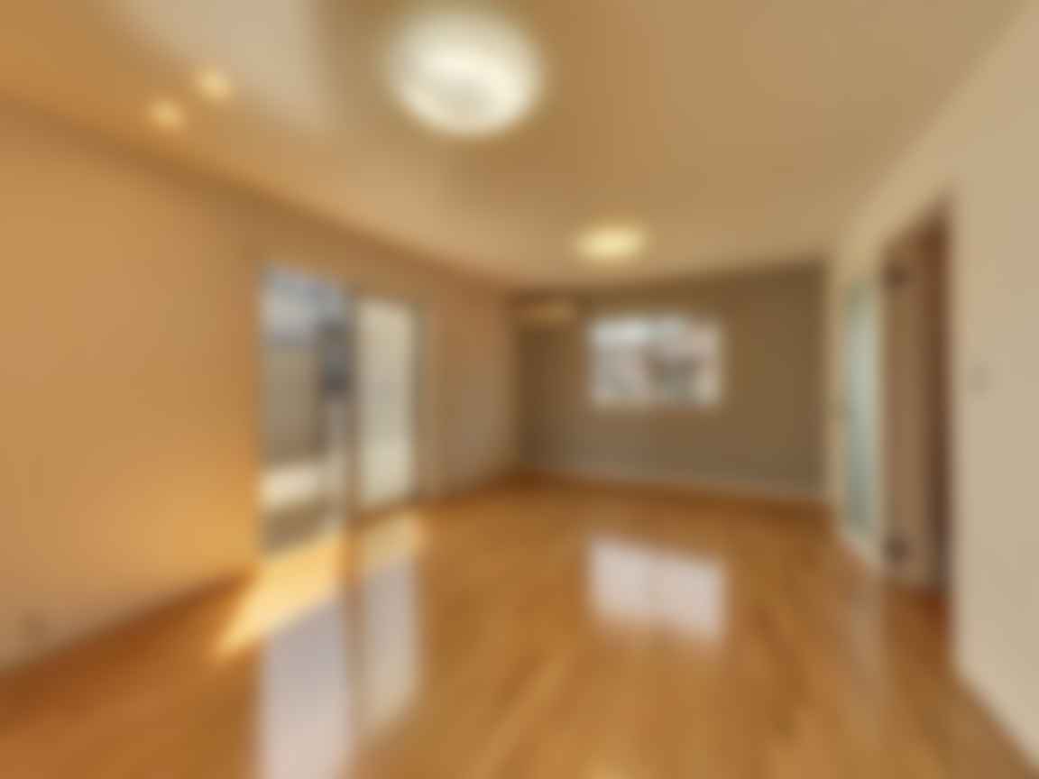 loading blurry tour image