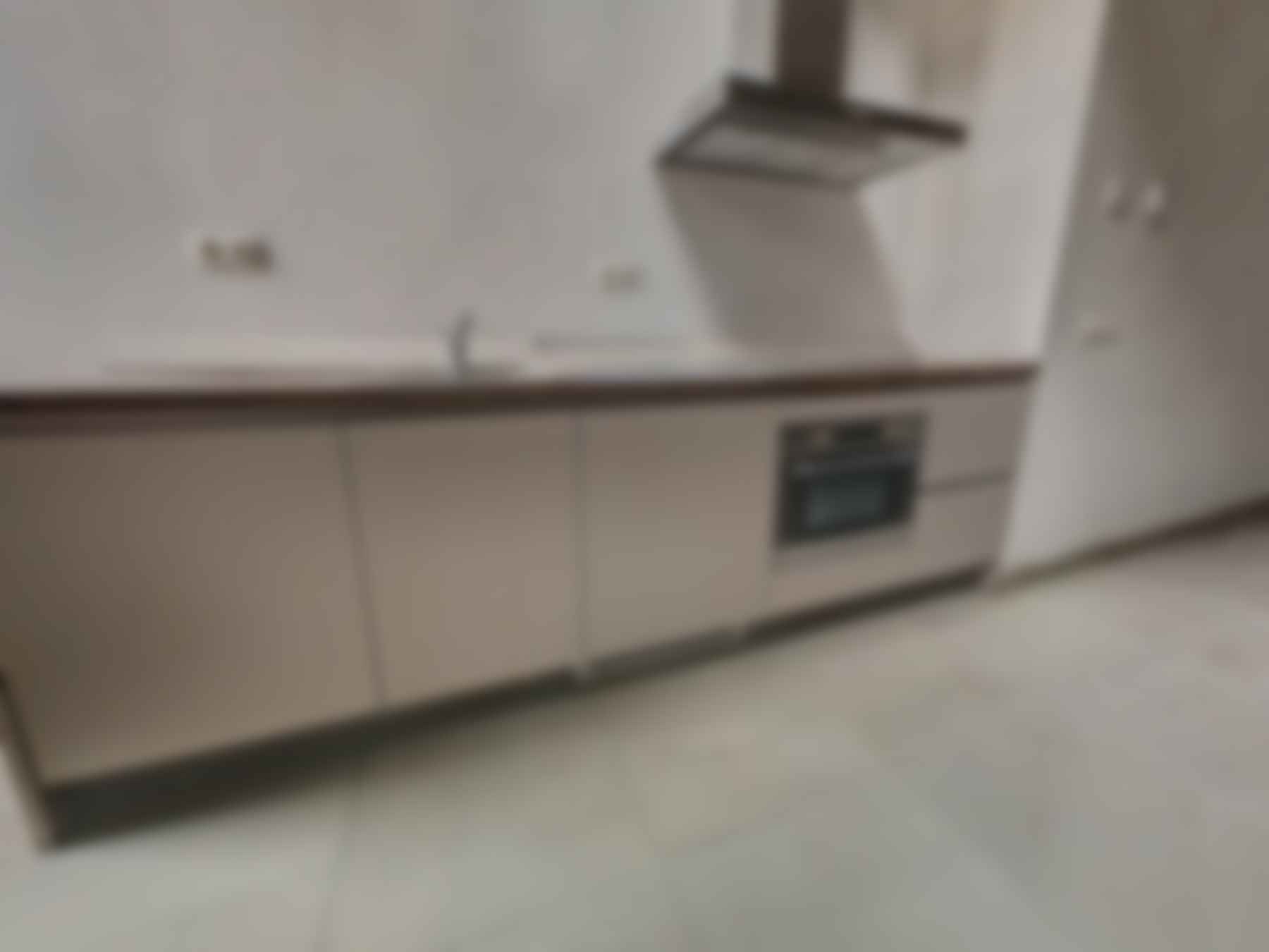 loading blurry tour image