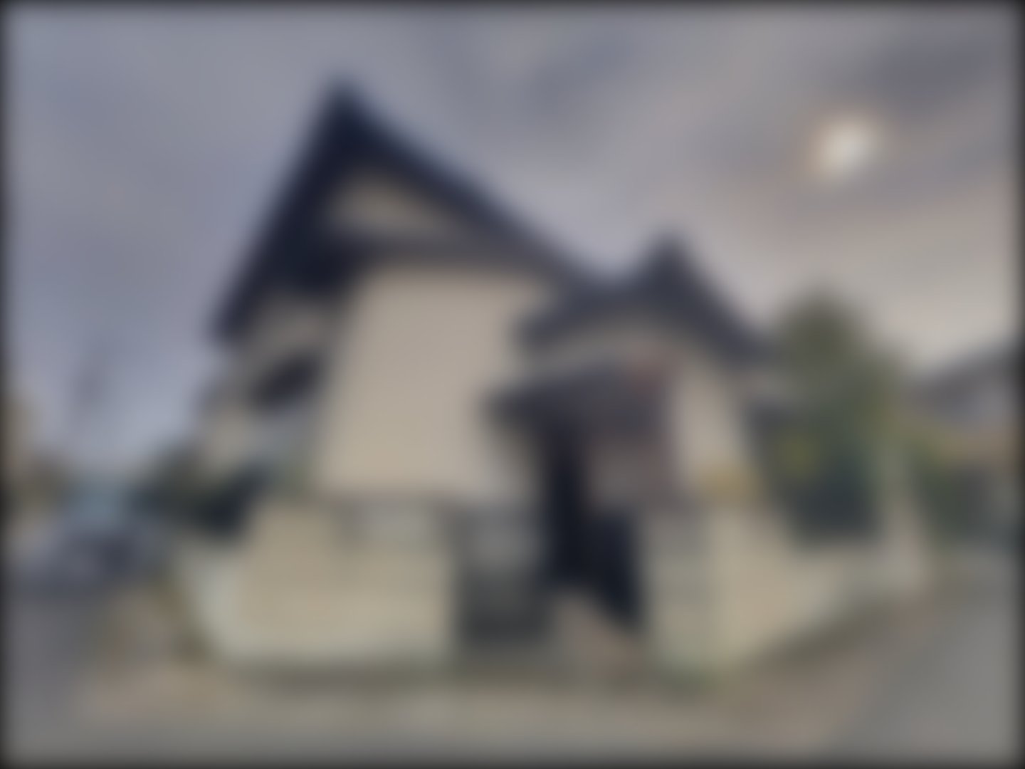 loading blurry tour image