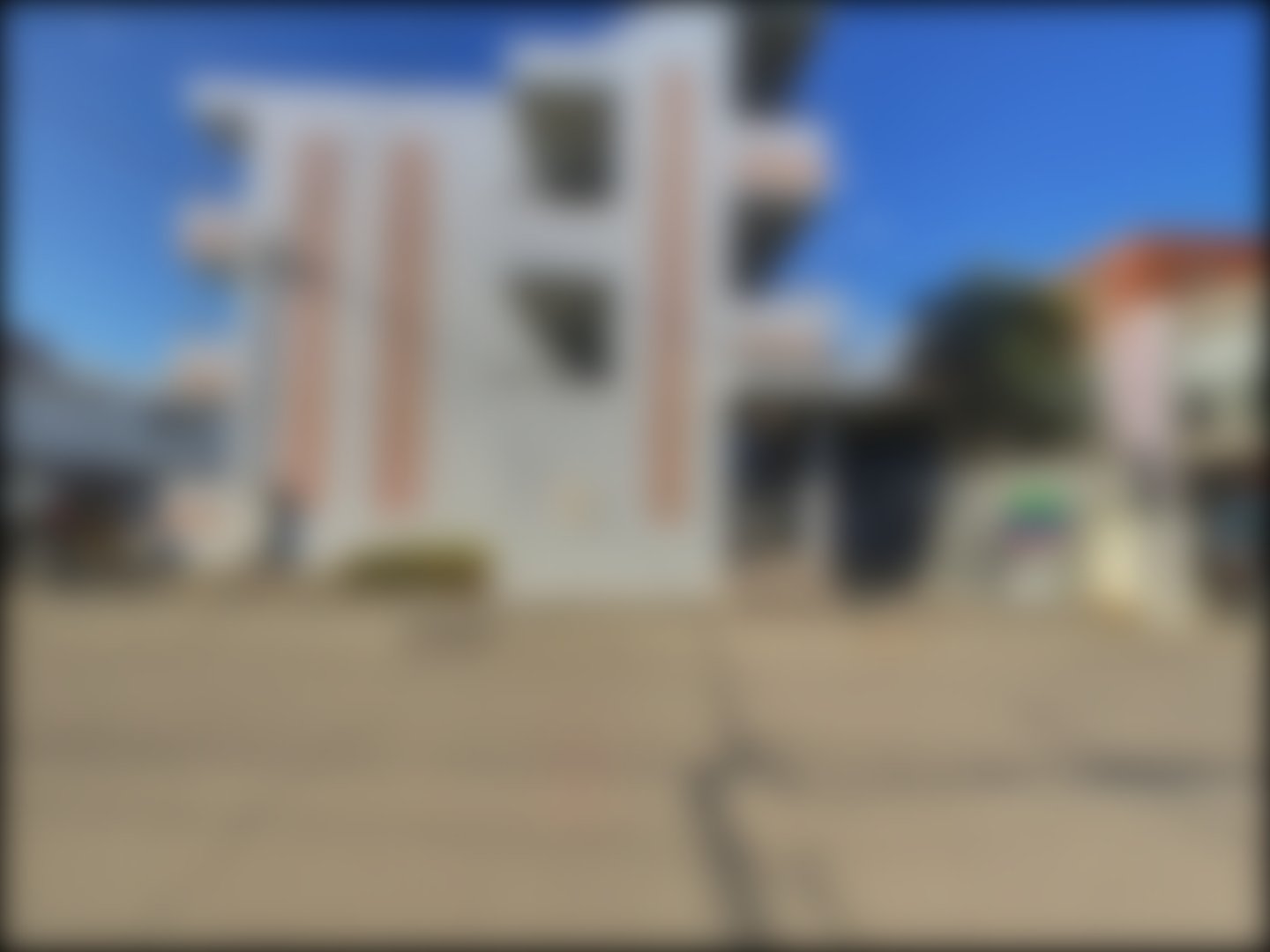 loading blurry tour image