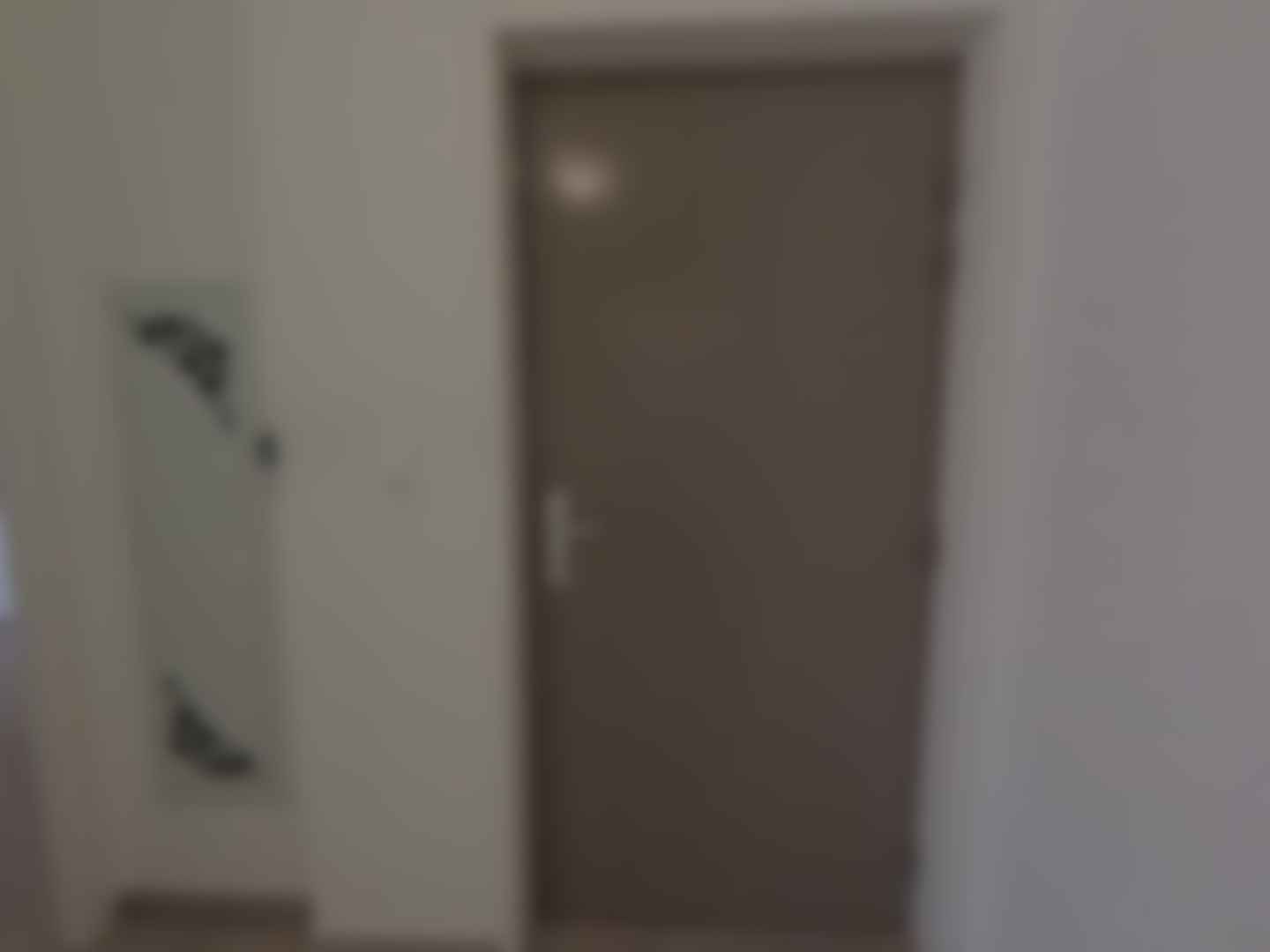 loading blurry tour image