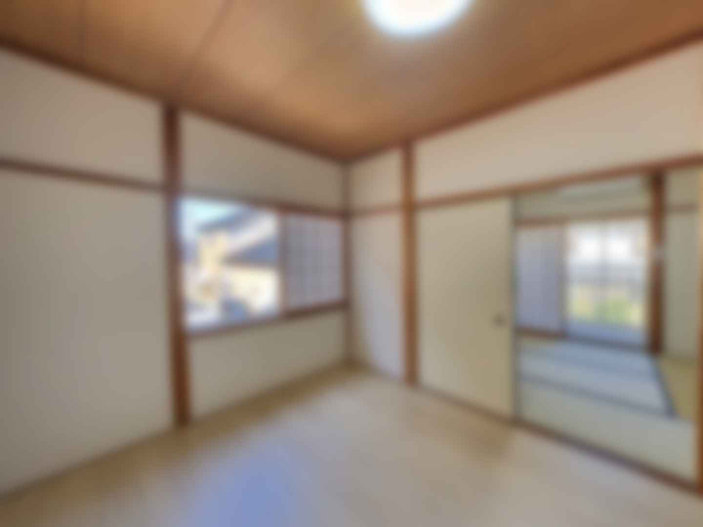 loading blurry tour image