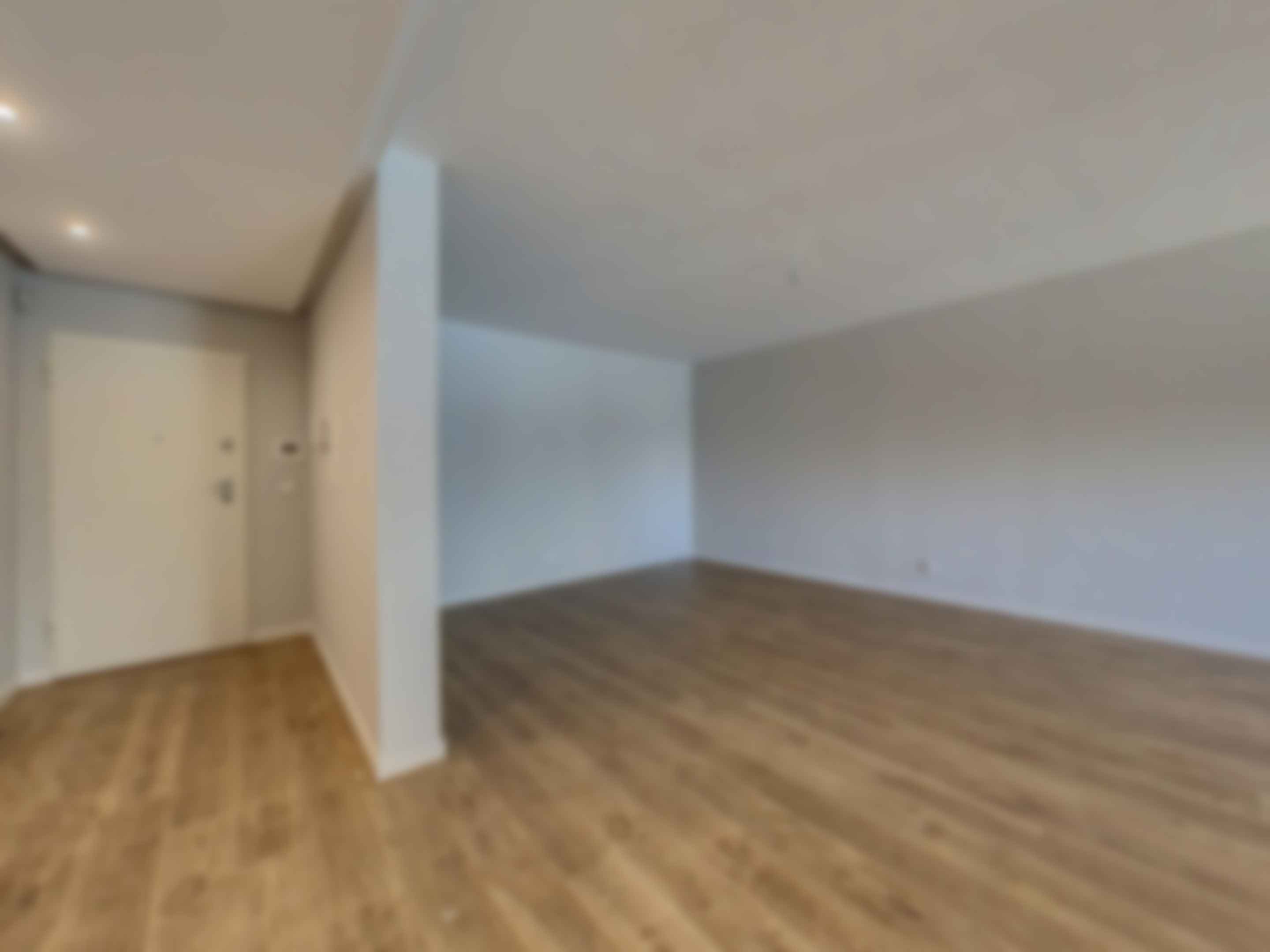 loading blurry tour image