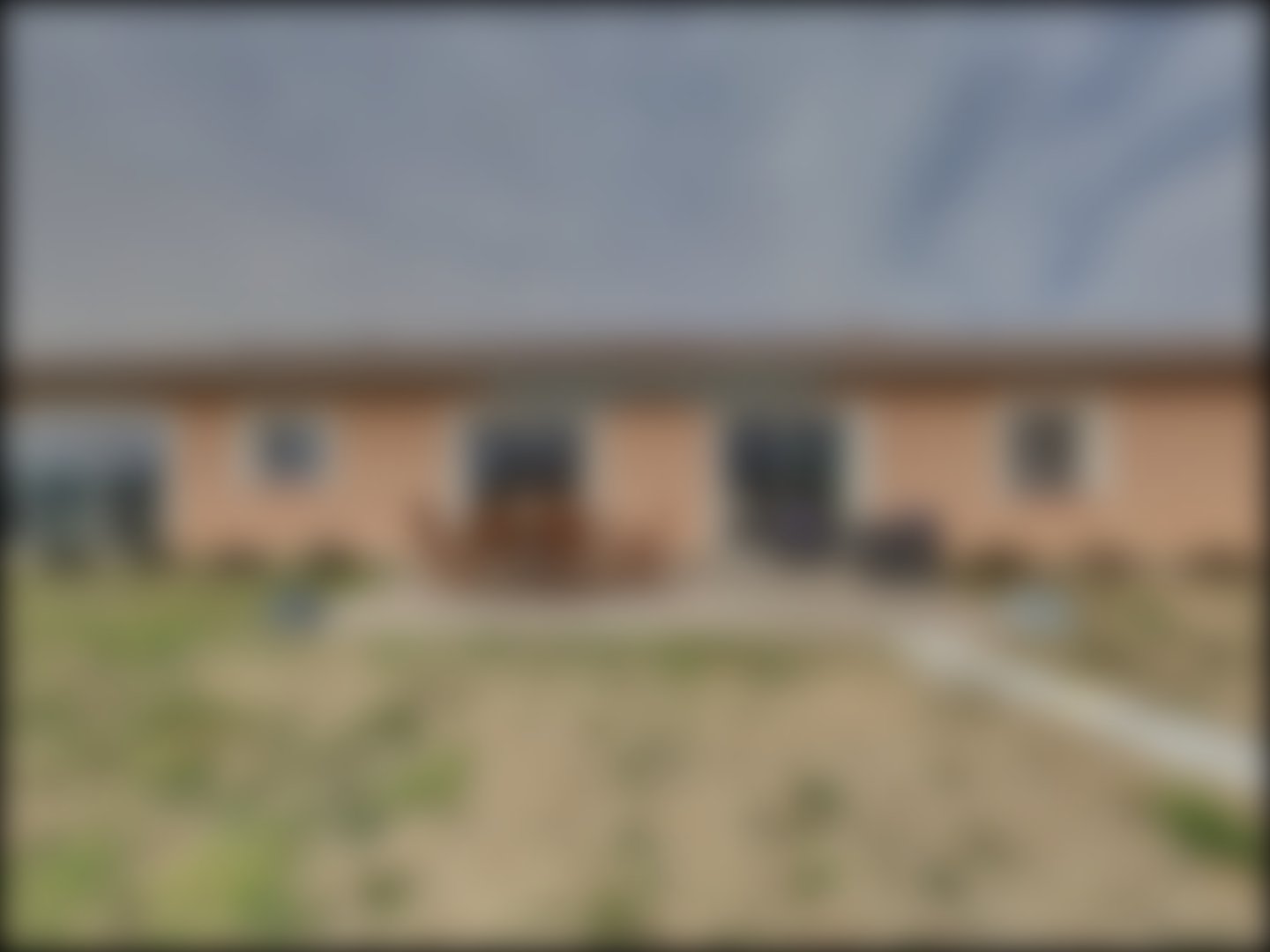 loading blurry tour image