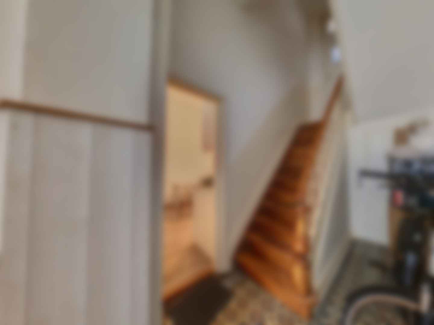 loading blurry tour image