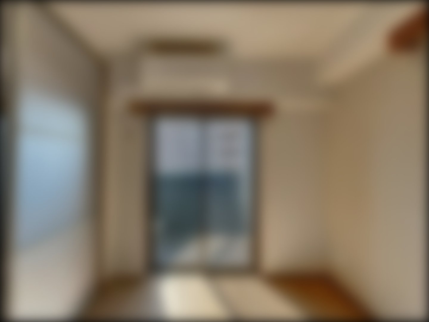 loading blurry tour image