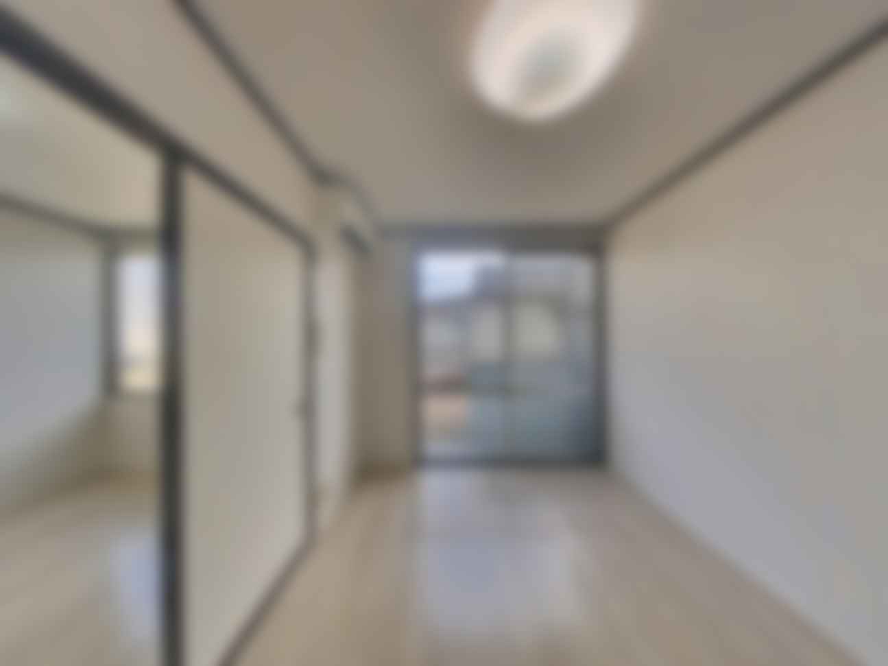 loading blurry tour image