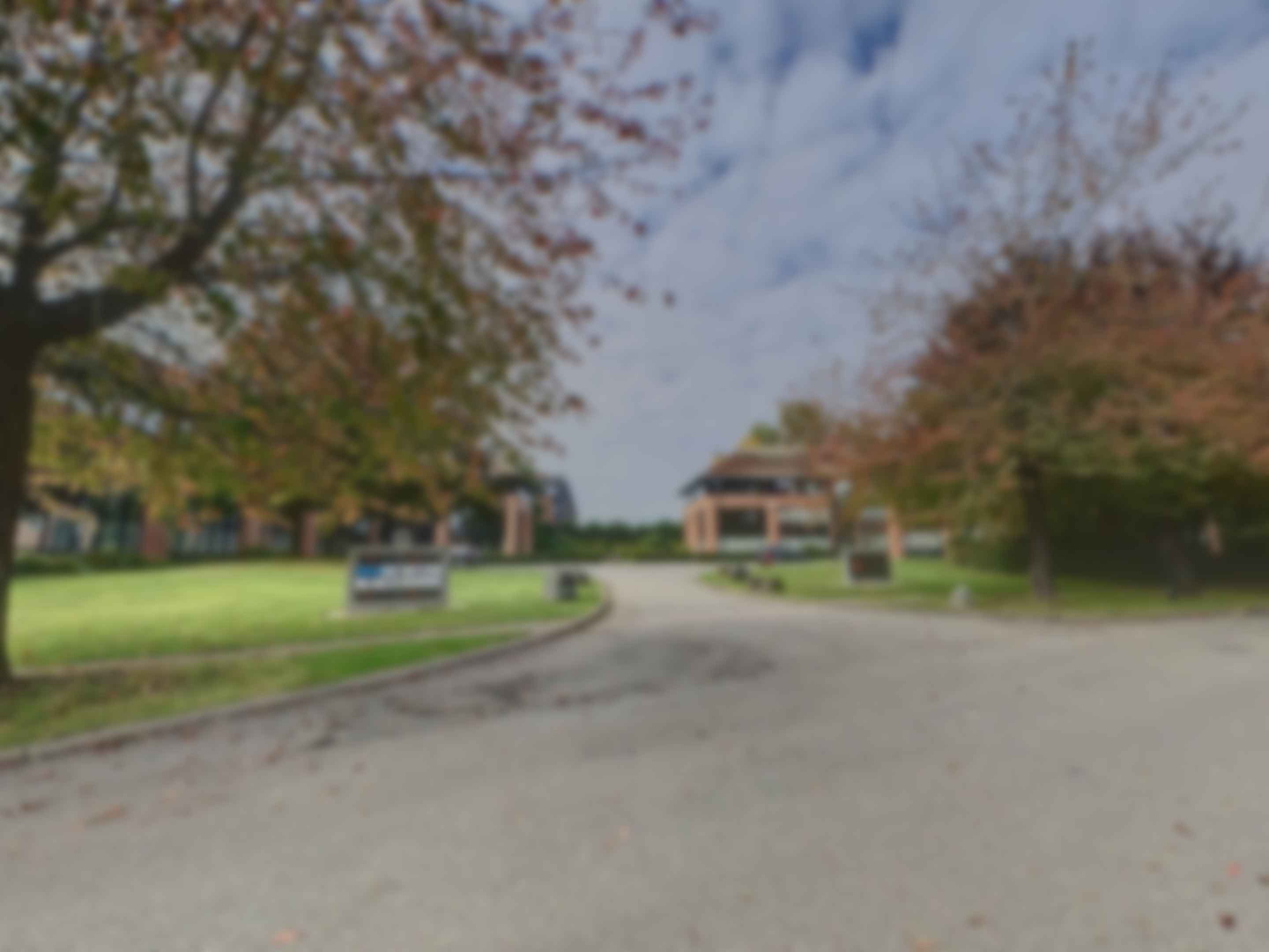 loading blurry tour image