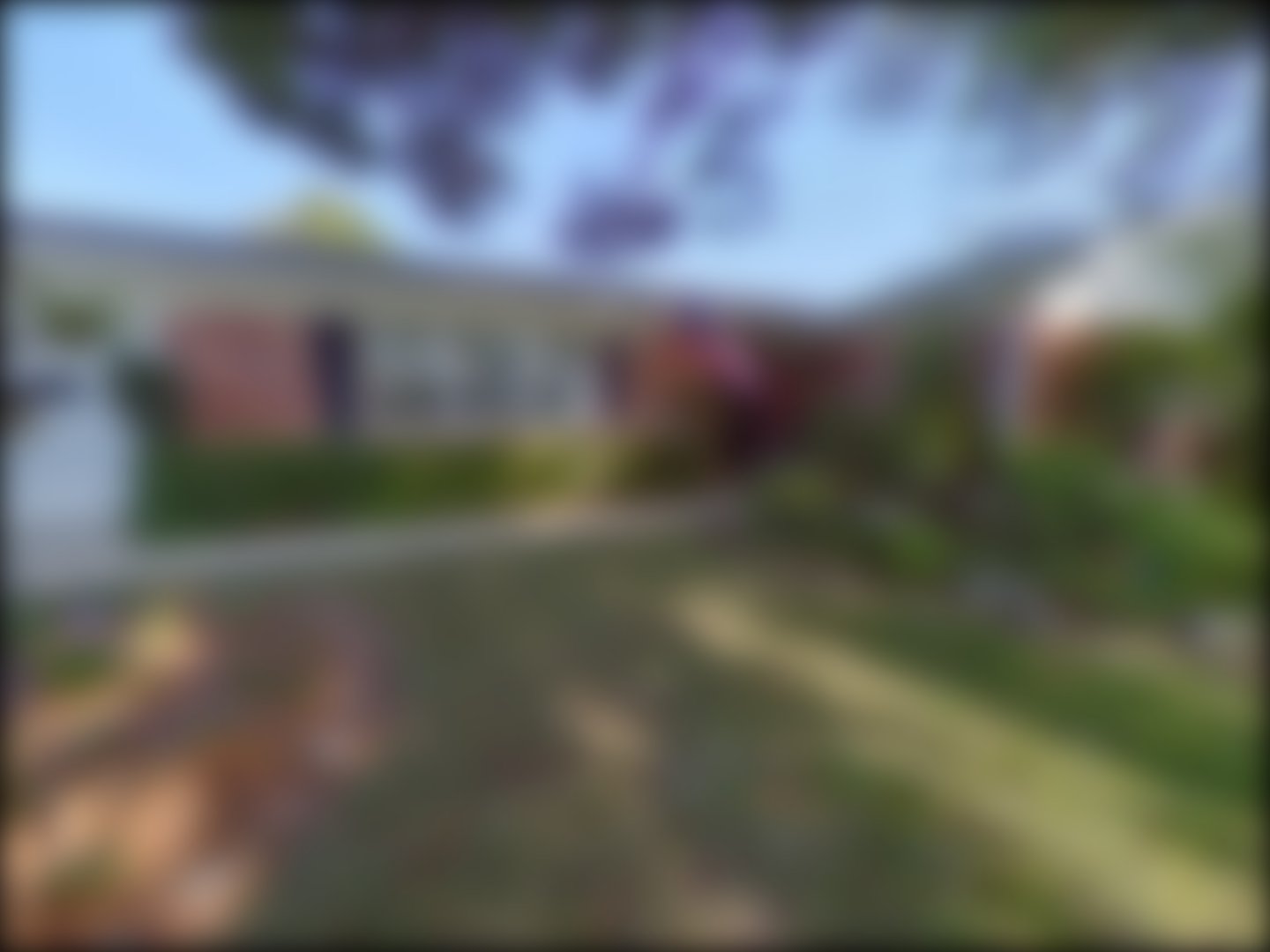 loading blurry tour image