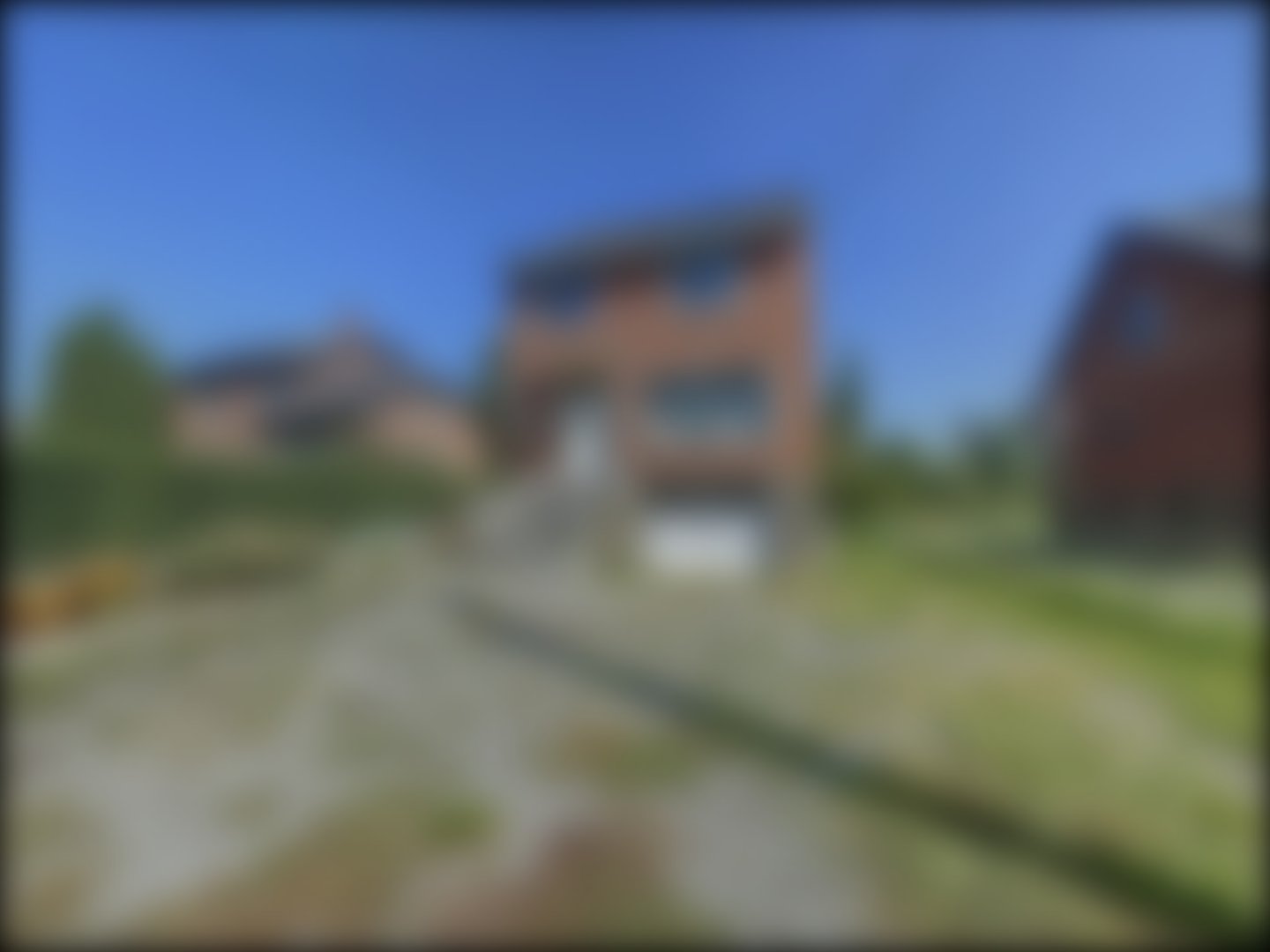 loading blurry tour image