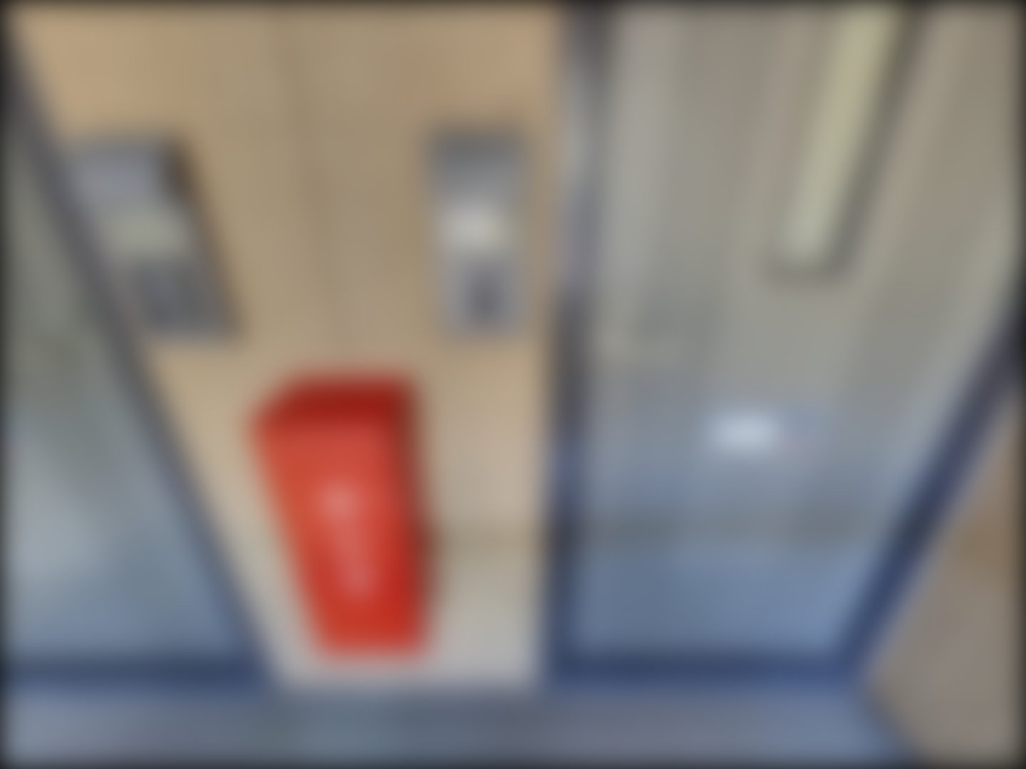 loading blurry tour image