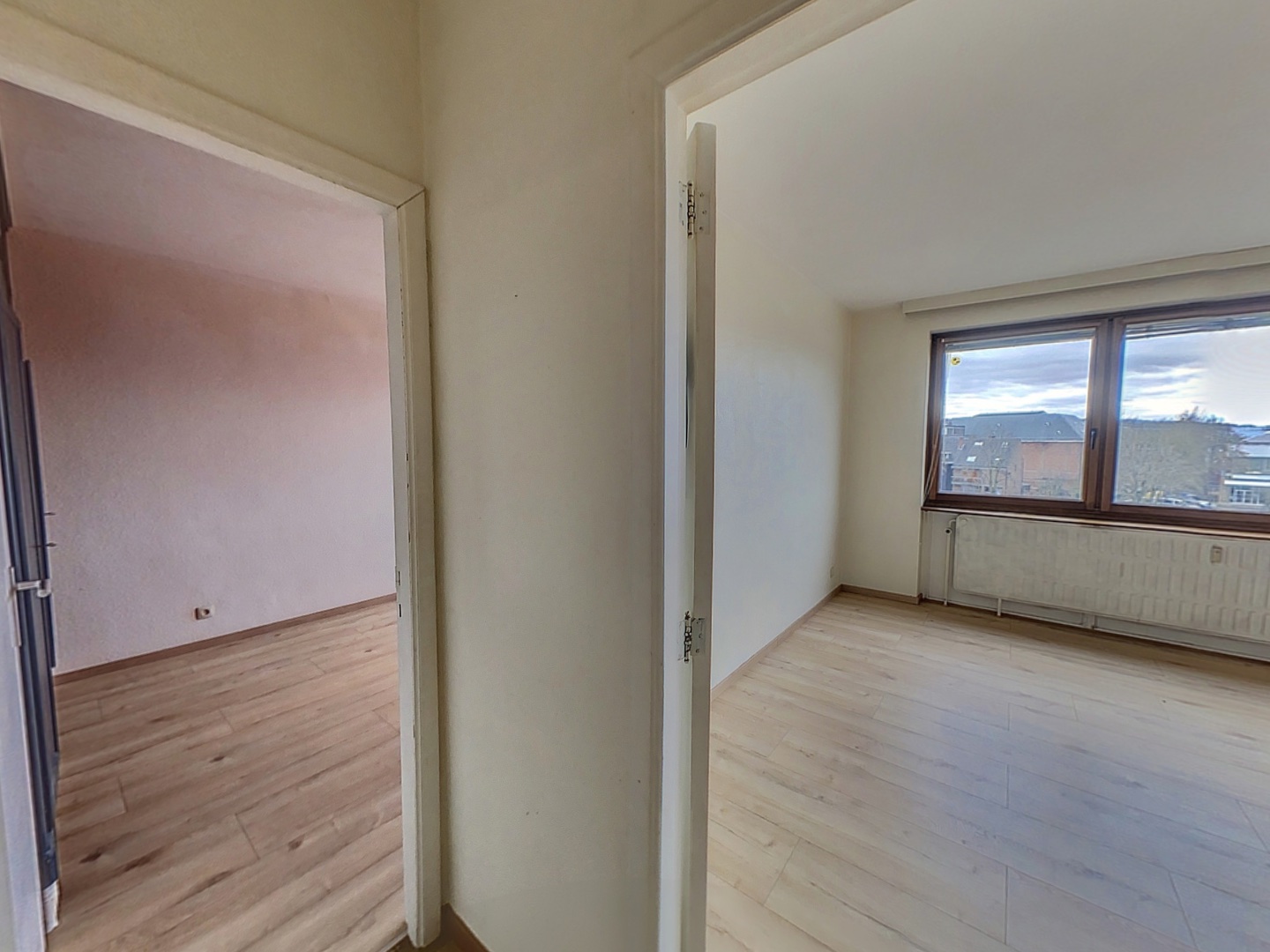 loading blurry tour image