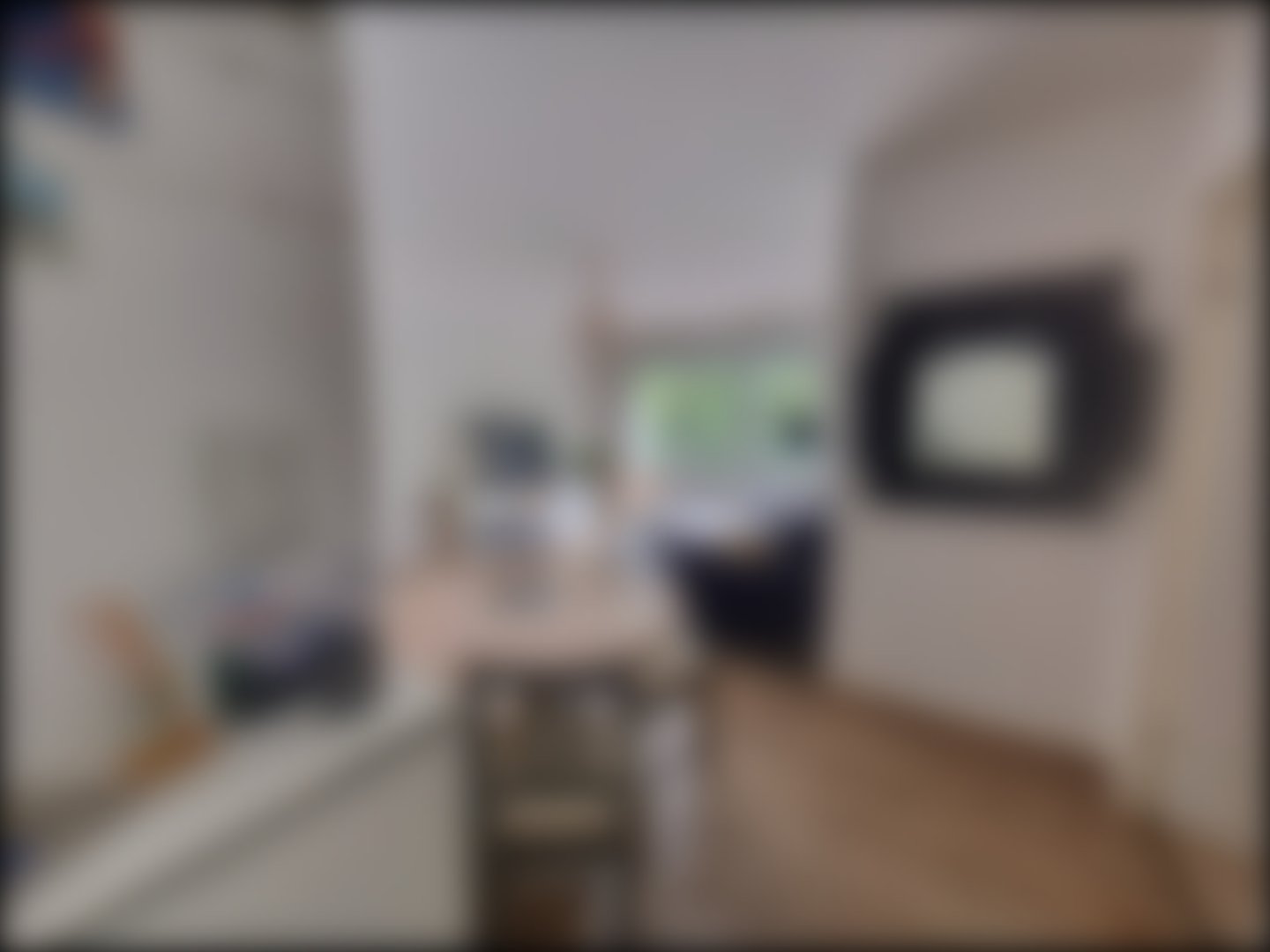 loading blurry tour image