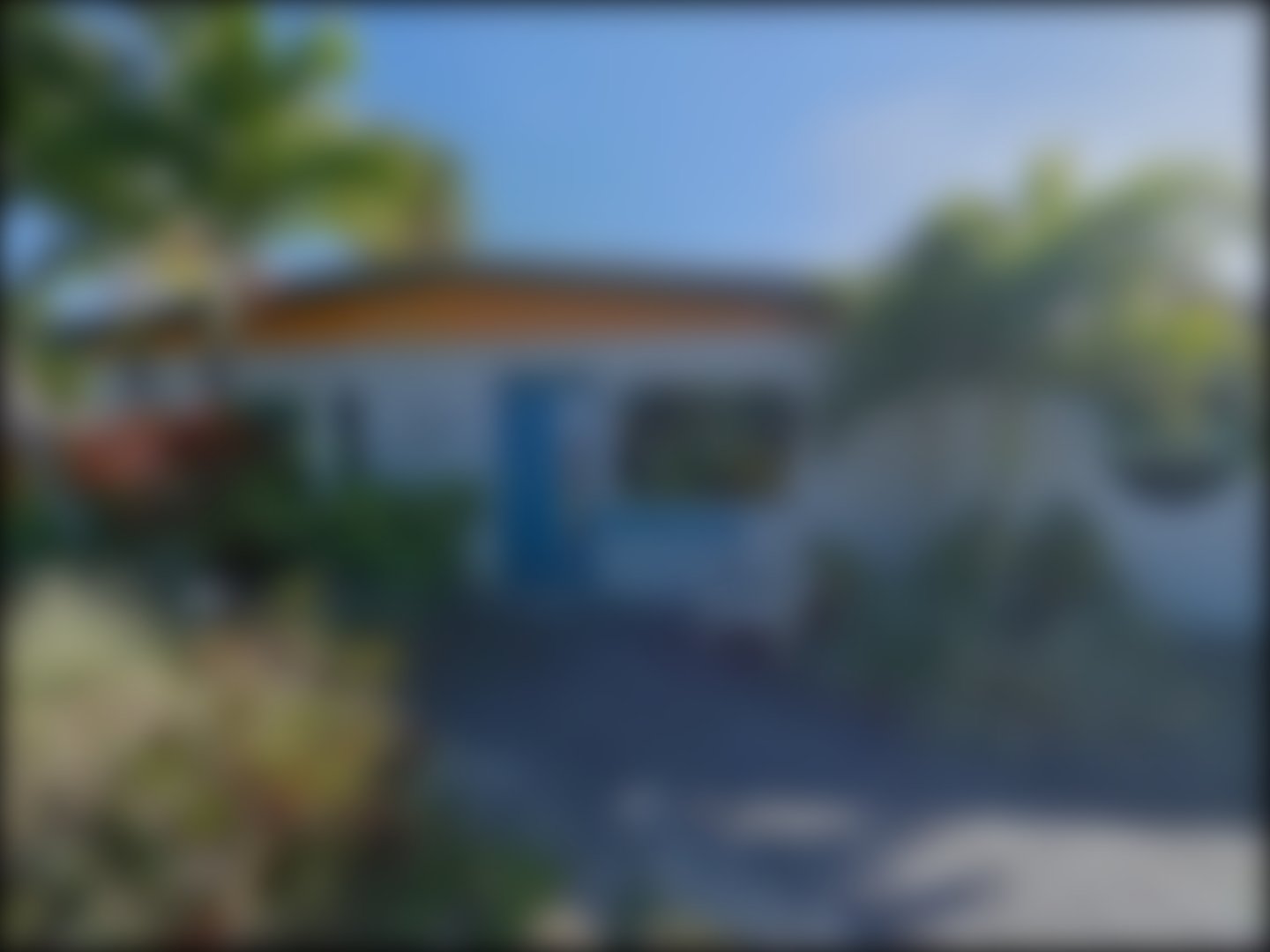 loading blurry tour image