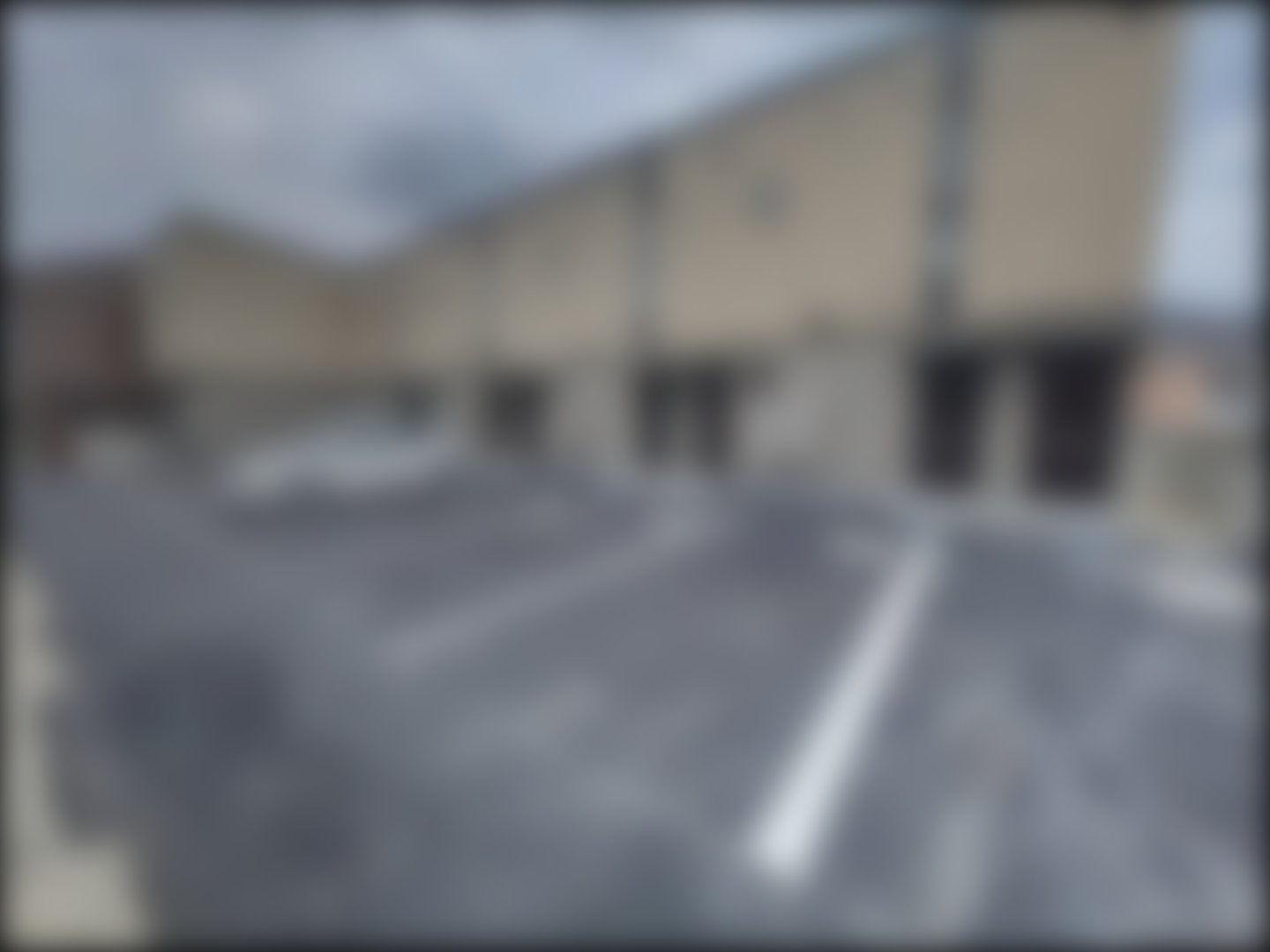 loading blurry tour image