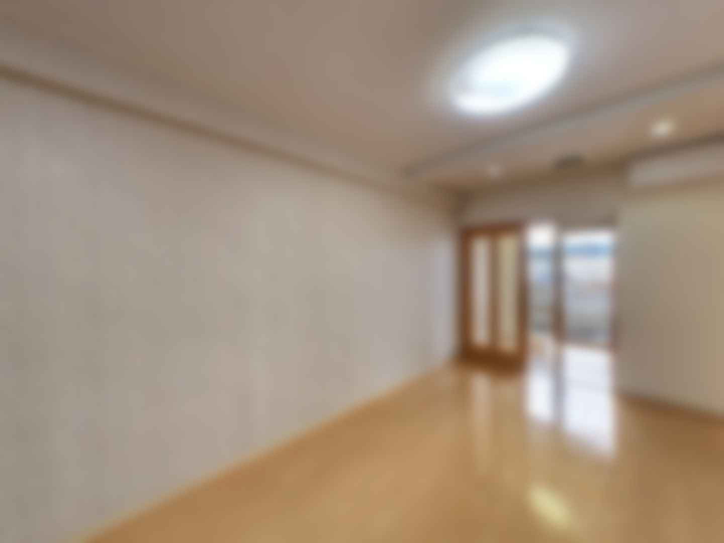 loading blurry tour image