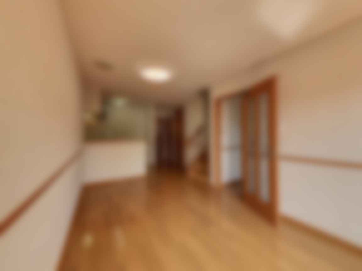 loading blurry tour image