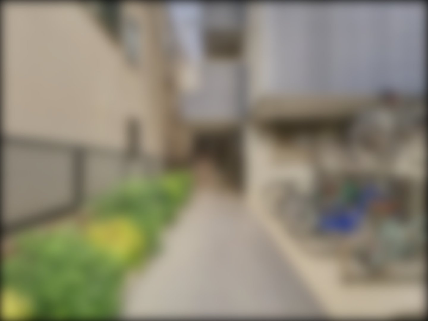 loading blurry tour image