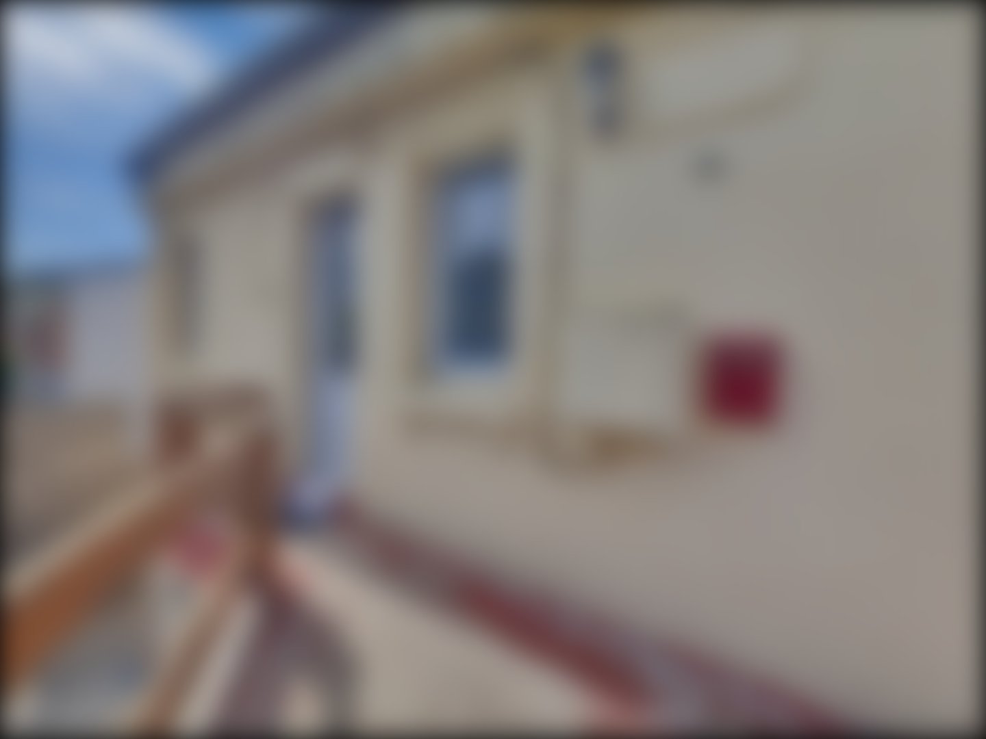 loading blurry tour image