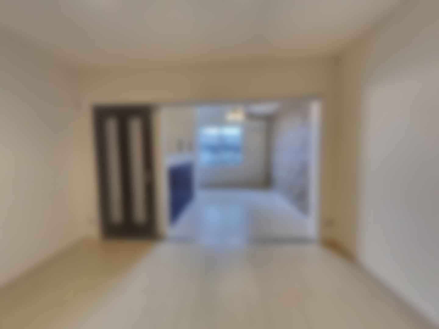 loading blurry tour image