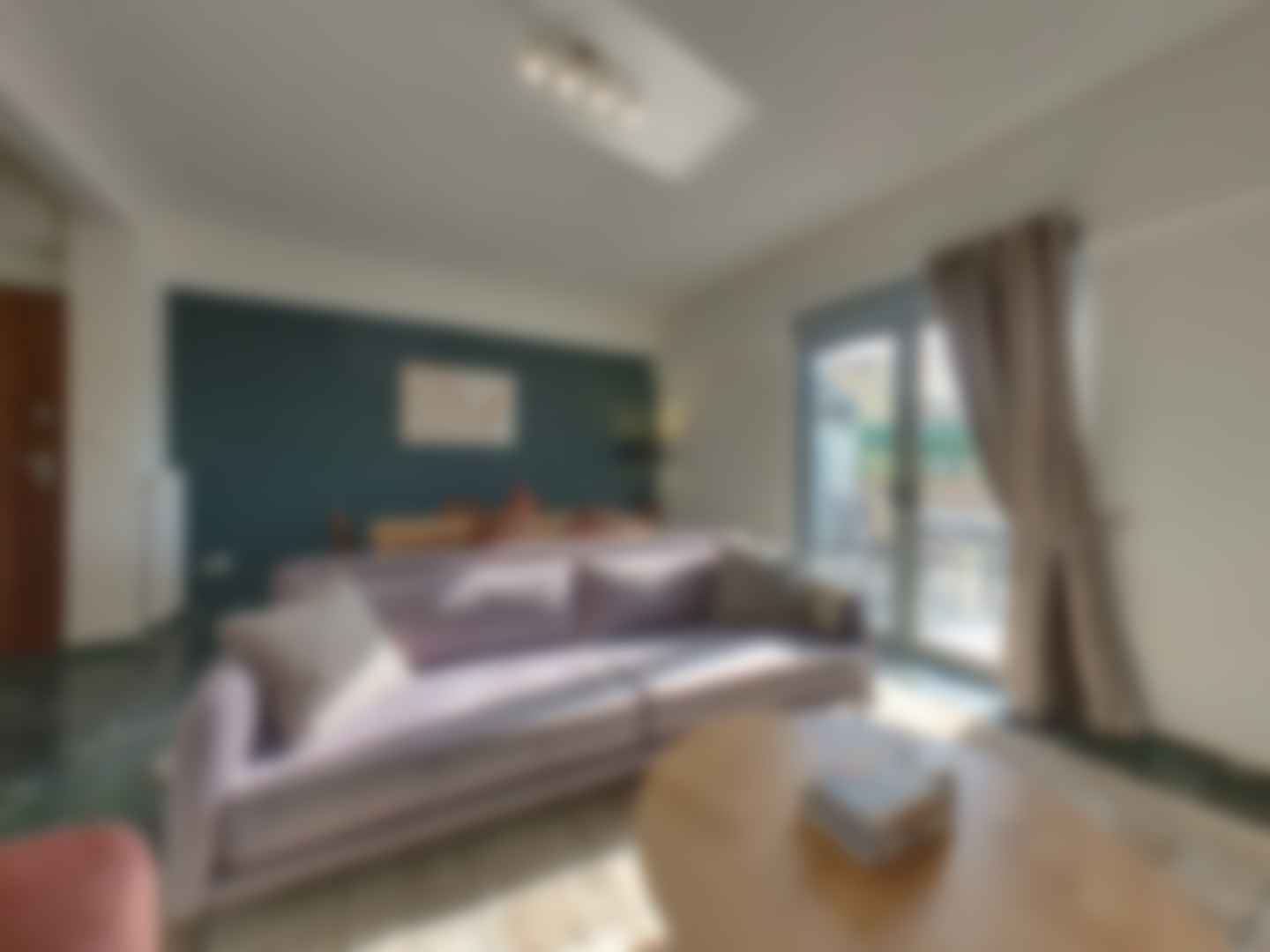 loading blurry tour image