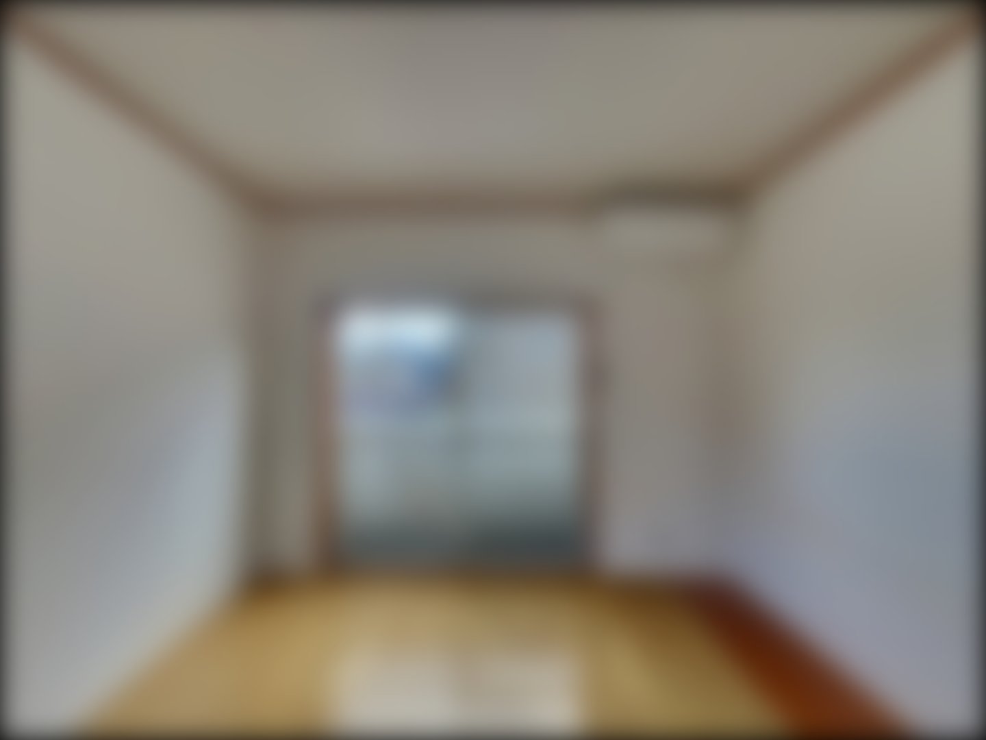 loading blurry tour image