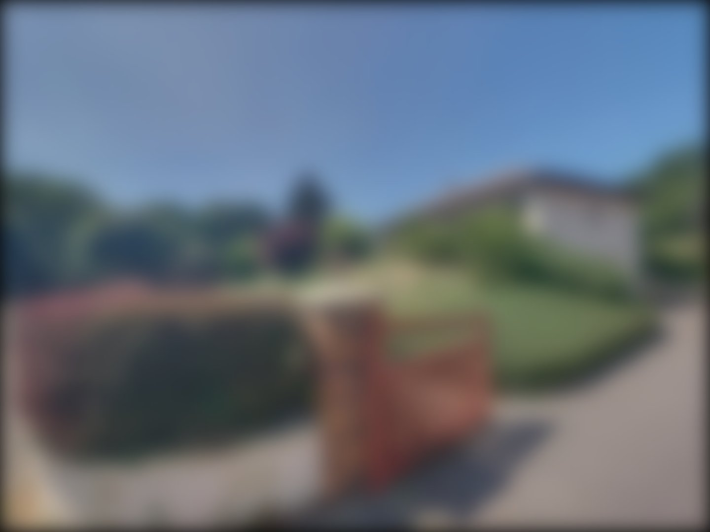 loading blurry tour image