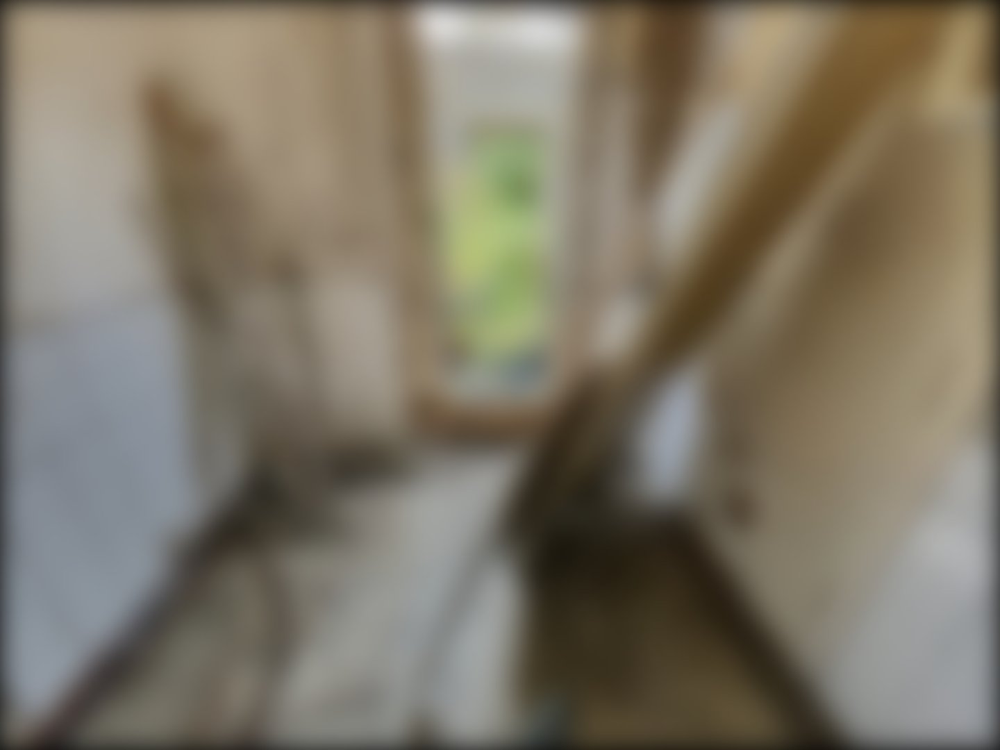 loading blurry tour image