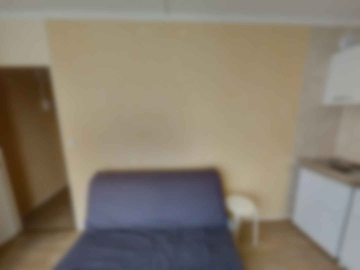 loading blurry tour image