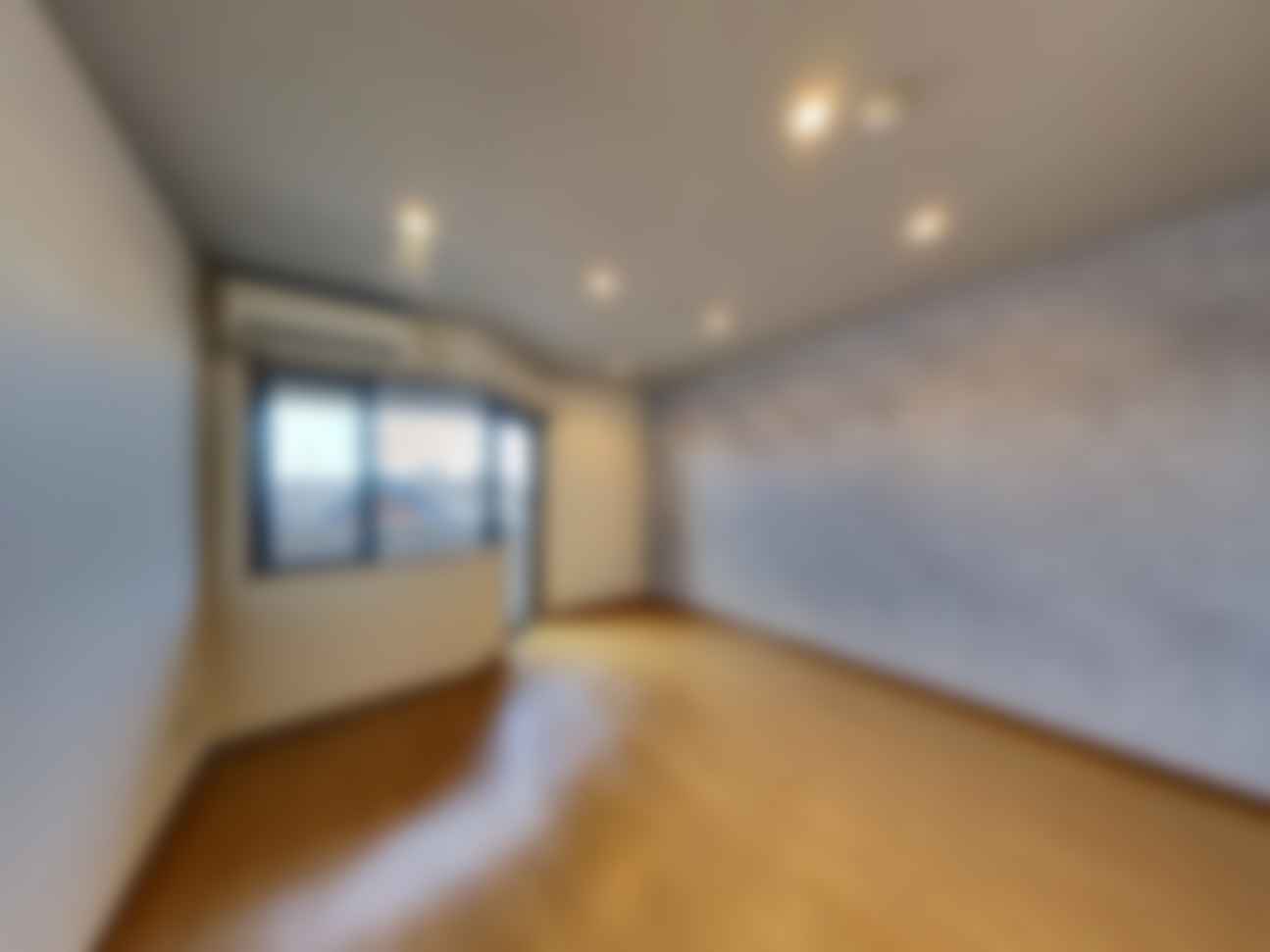 loading blurry tour image