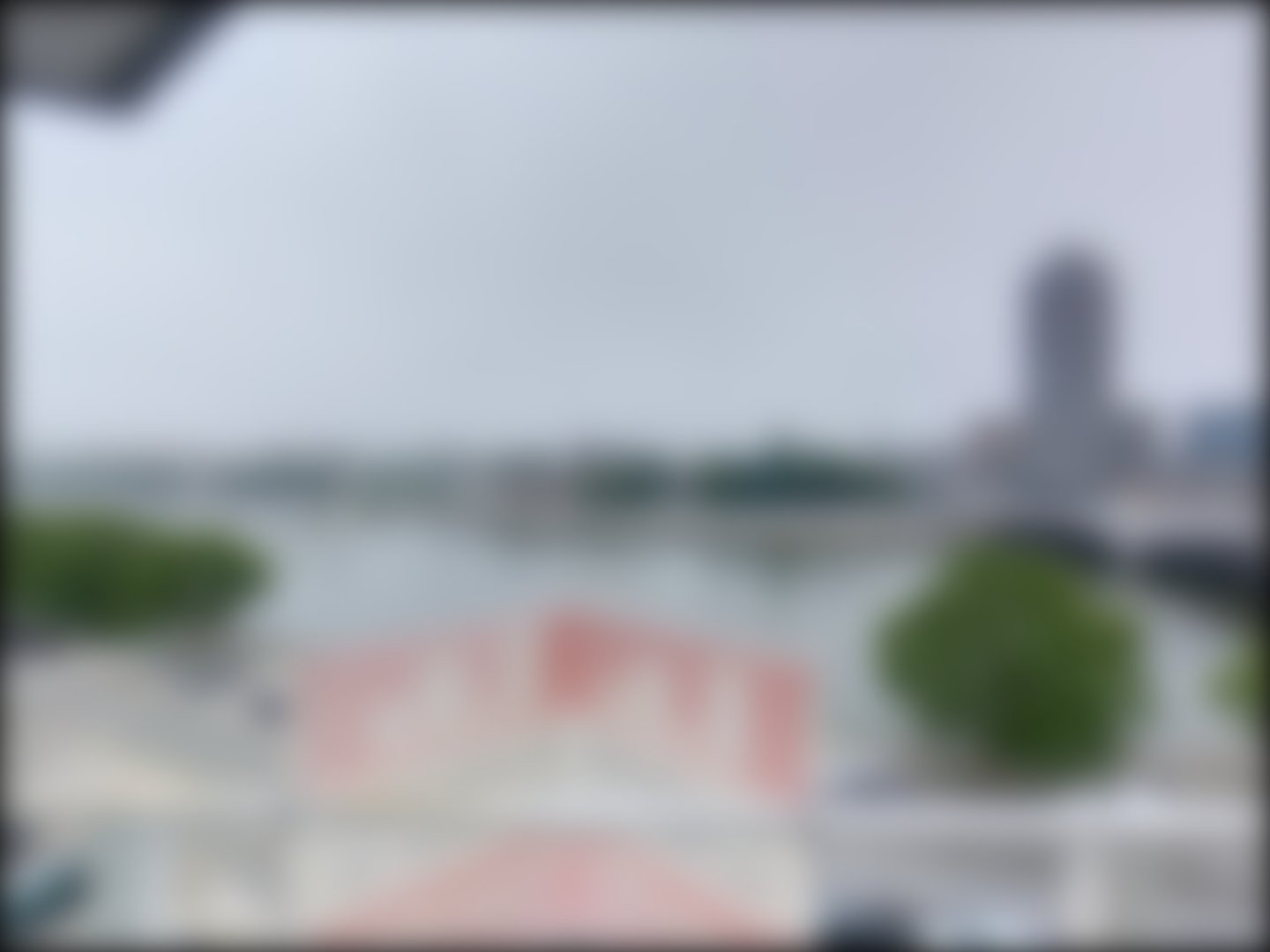 loading blurry tour image