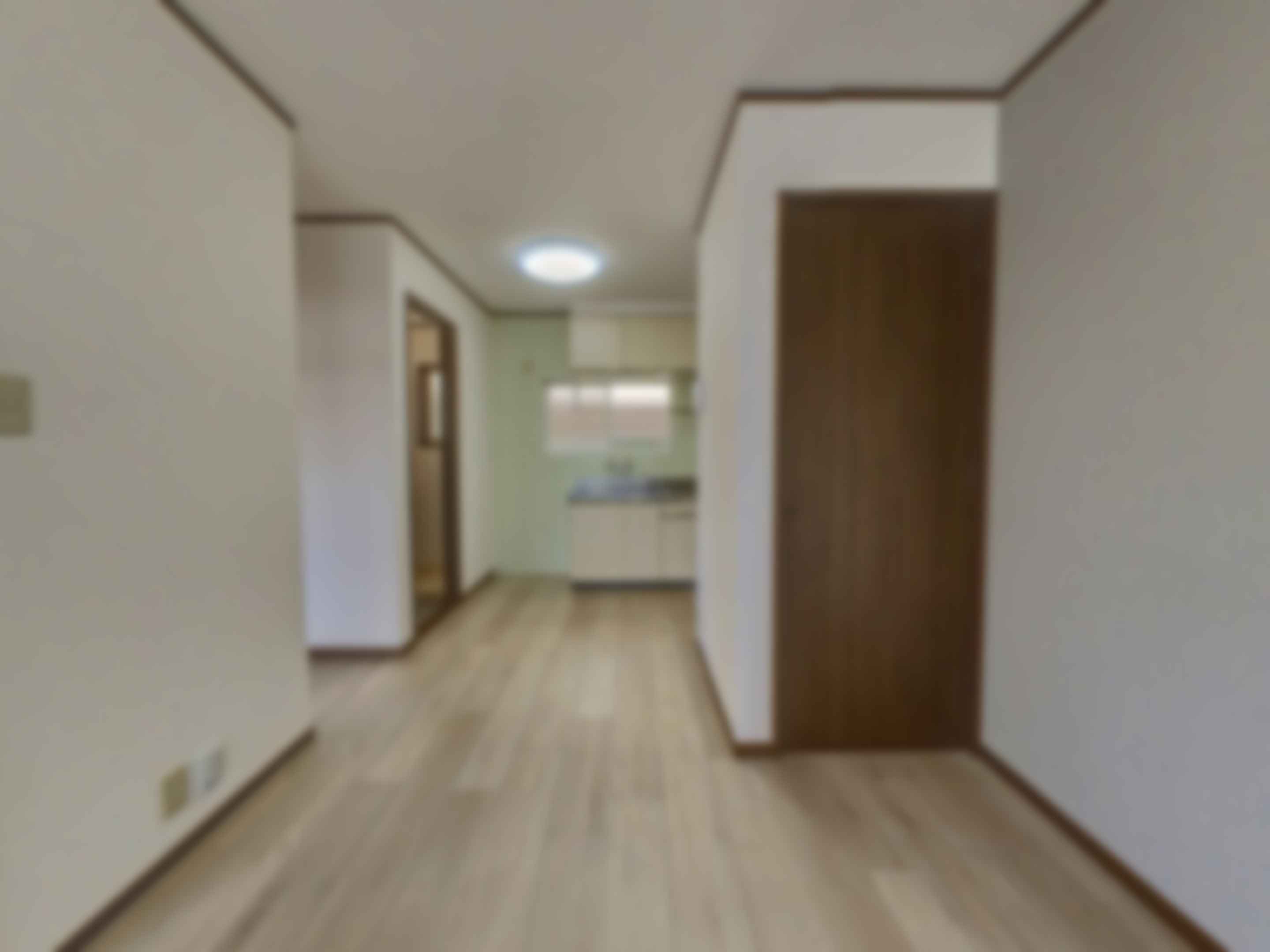 loading blurry tour image