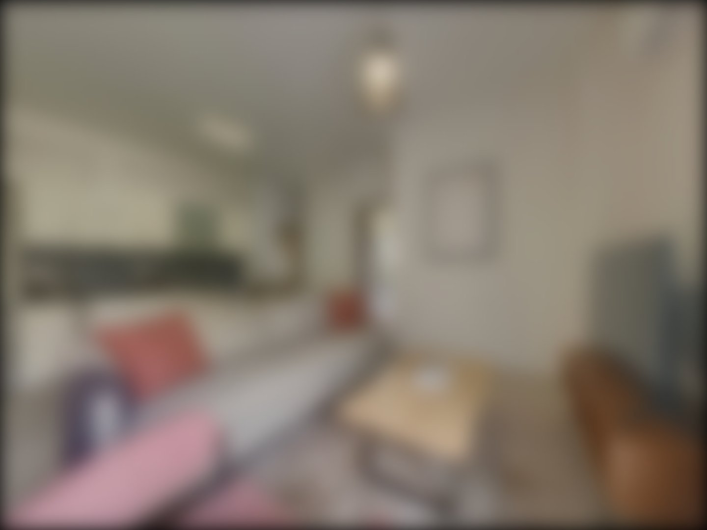 loading blurry tour image