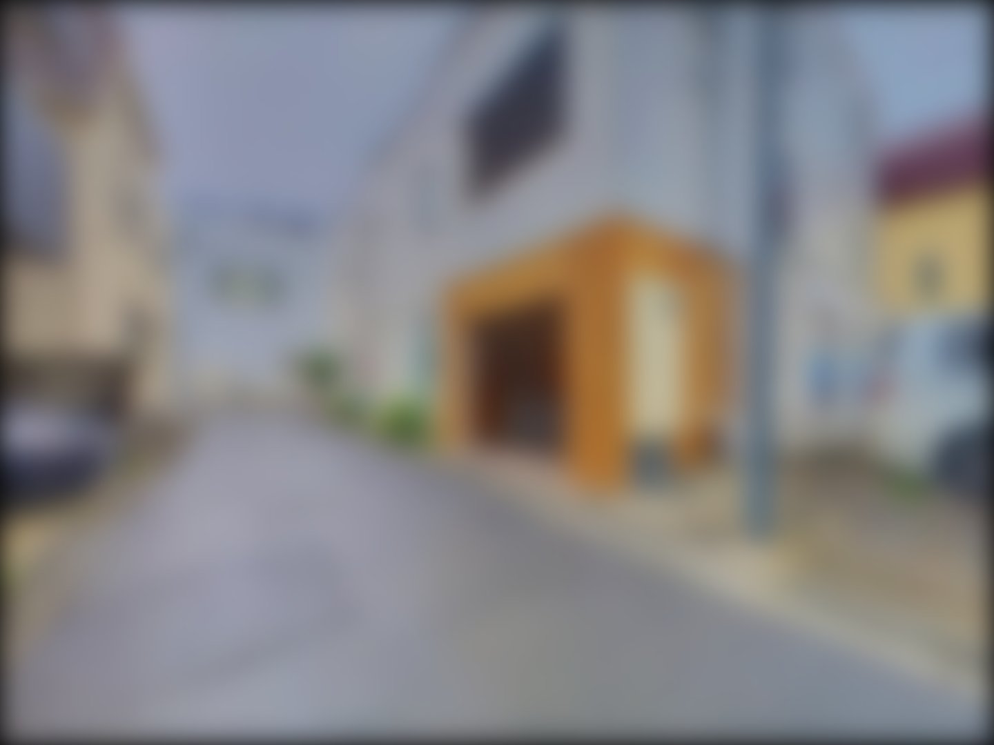 loading blurry tour image