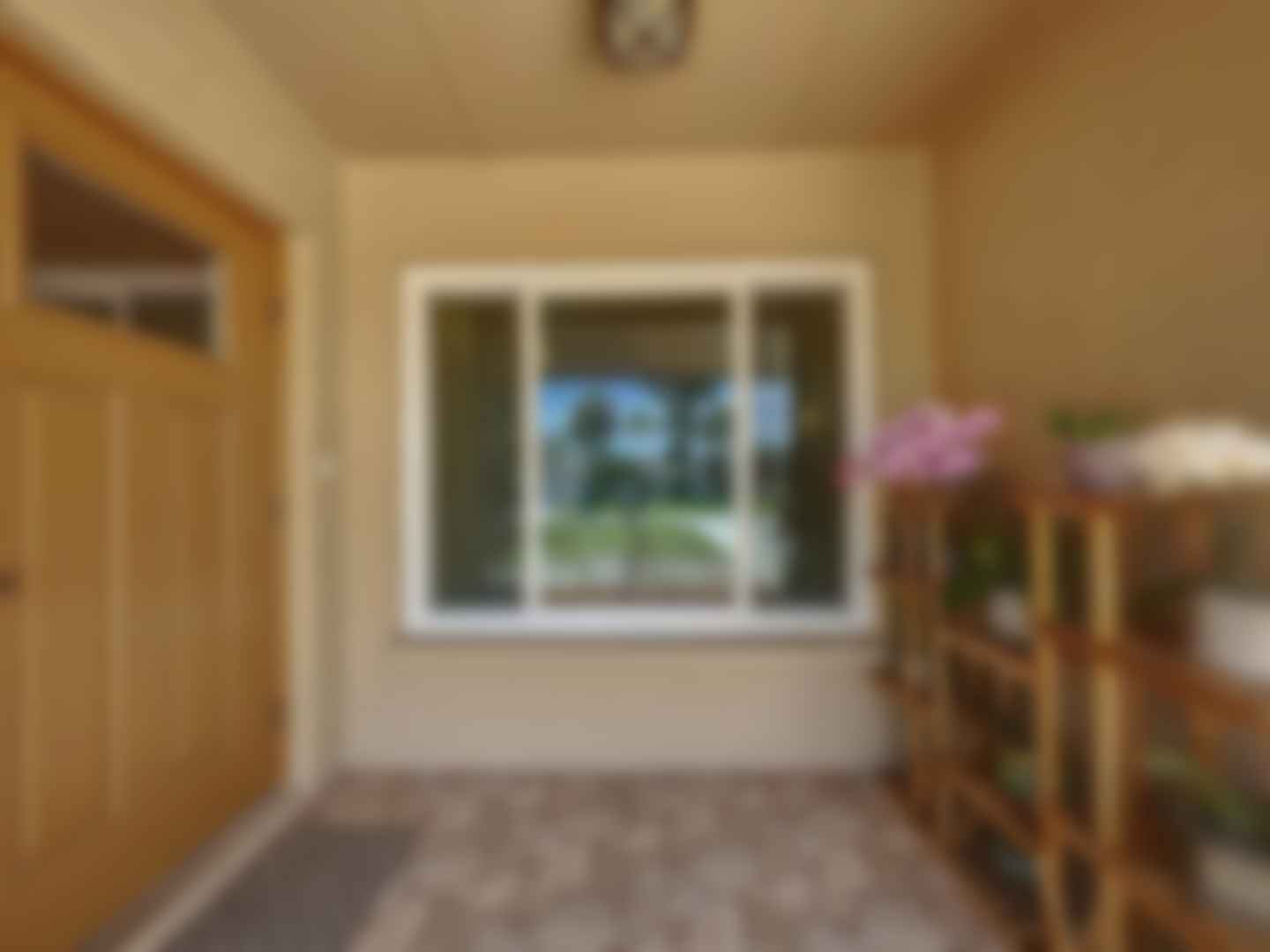 loading blurry tour image