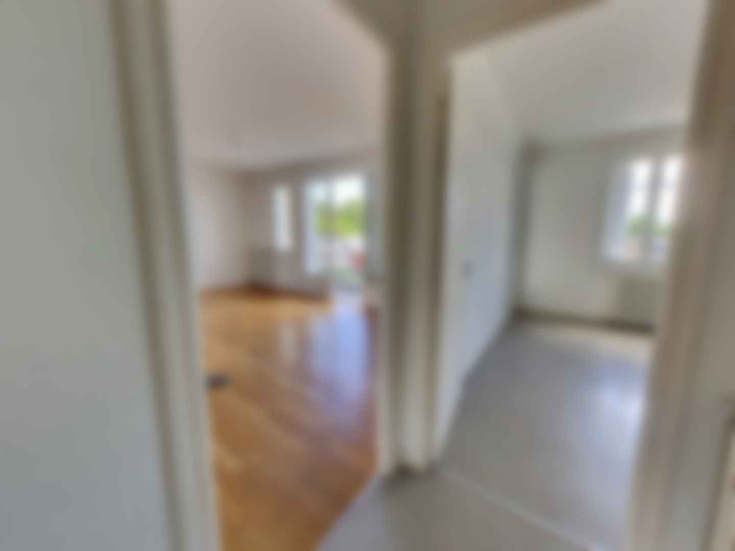 loading blurry tour image