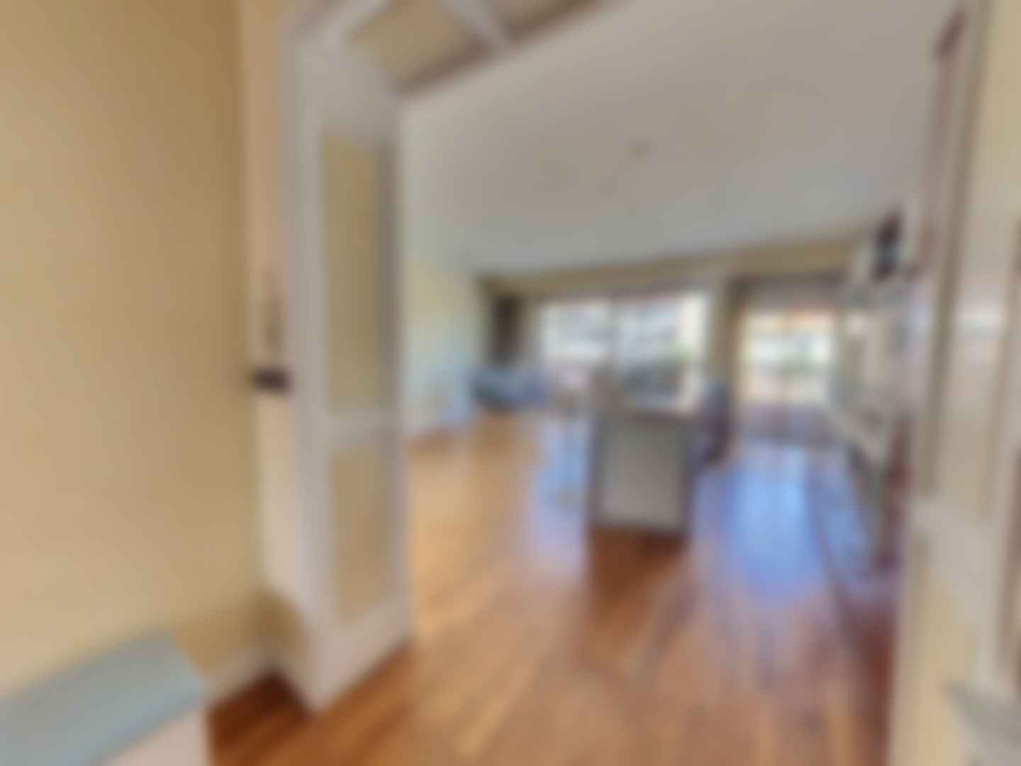 loading blurry tour image