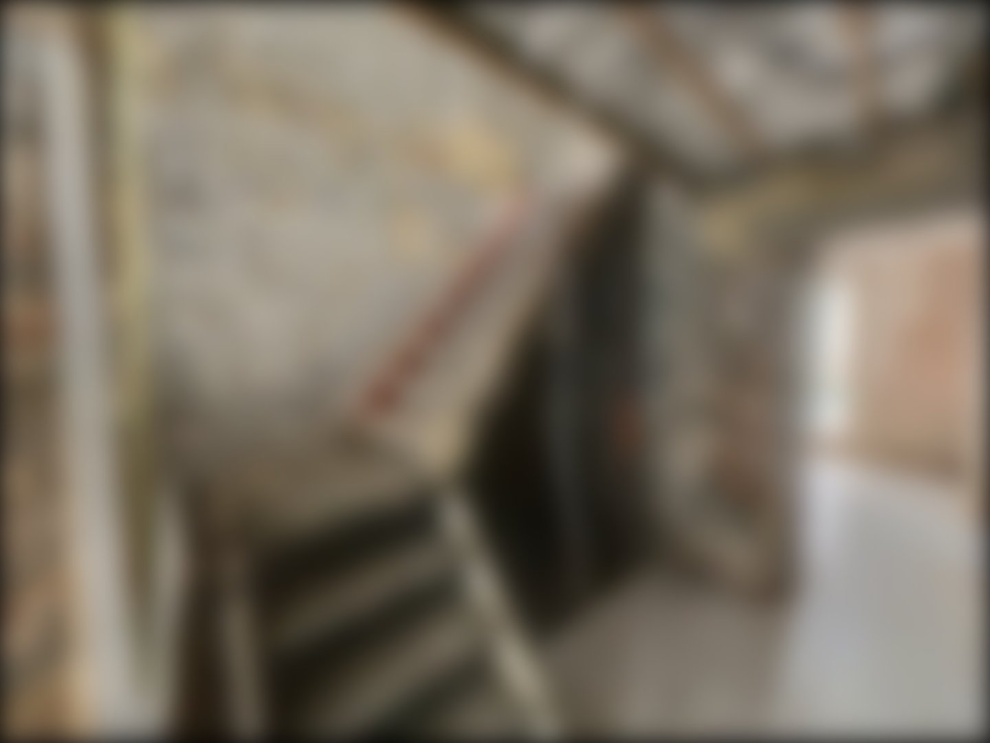 loading blurry tour image