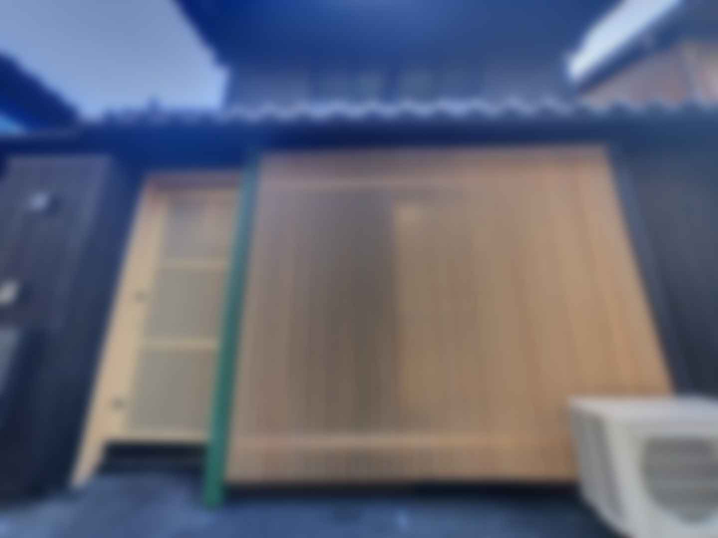 loading blurry tour image