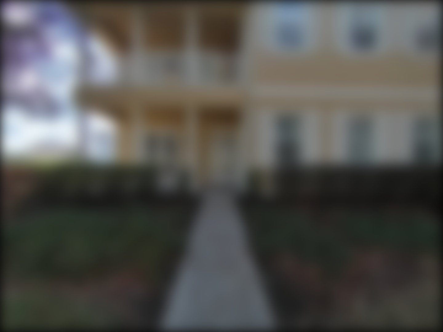 loading blurry tour image