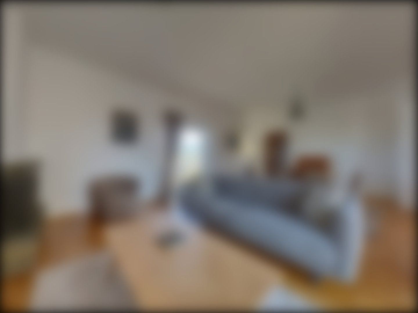 loading blurry tour image