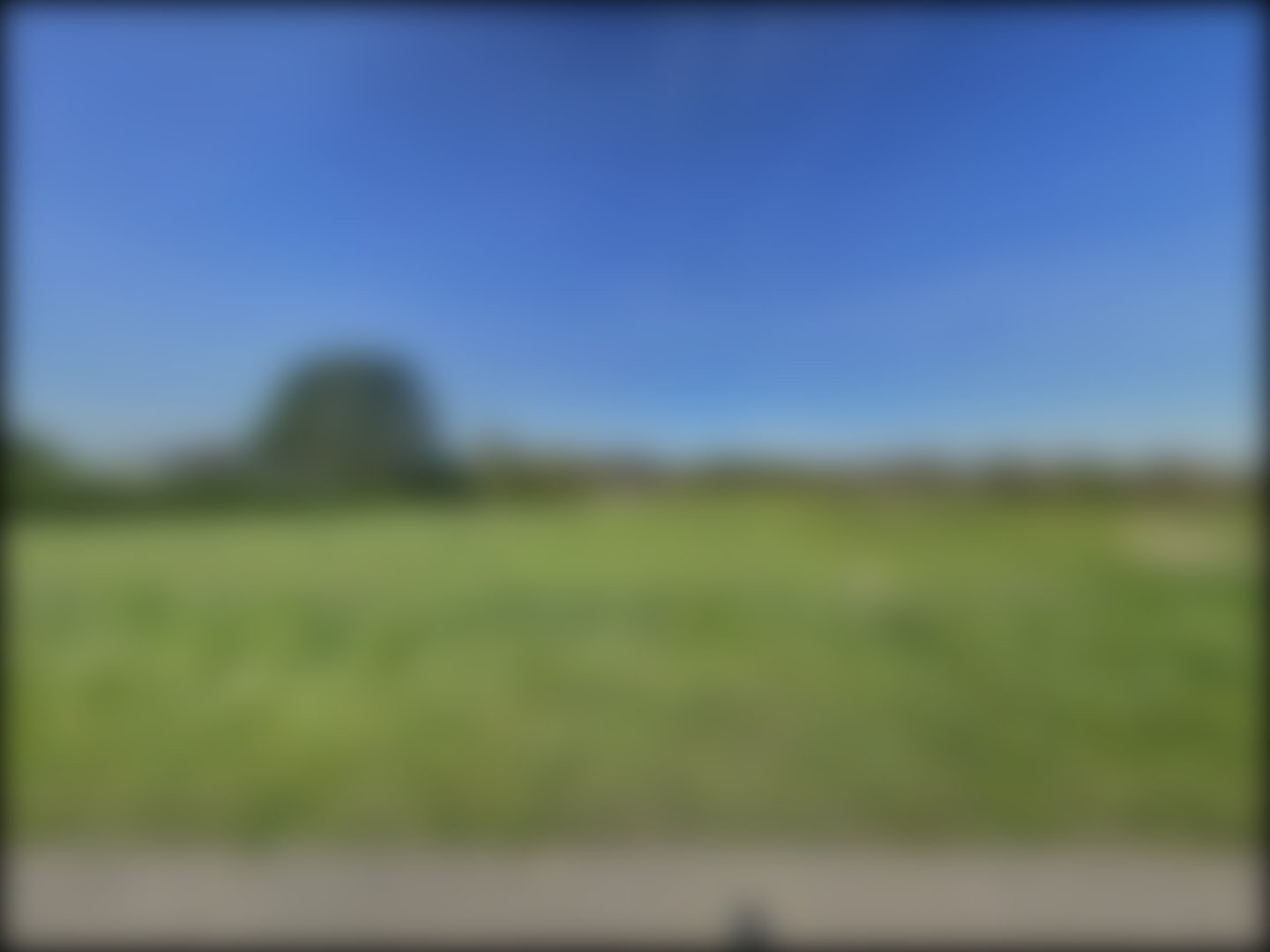 loading blurry tour image